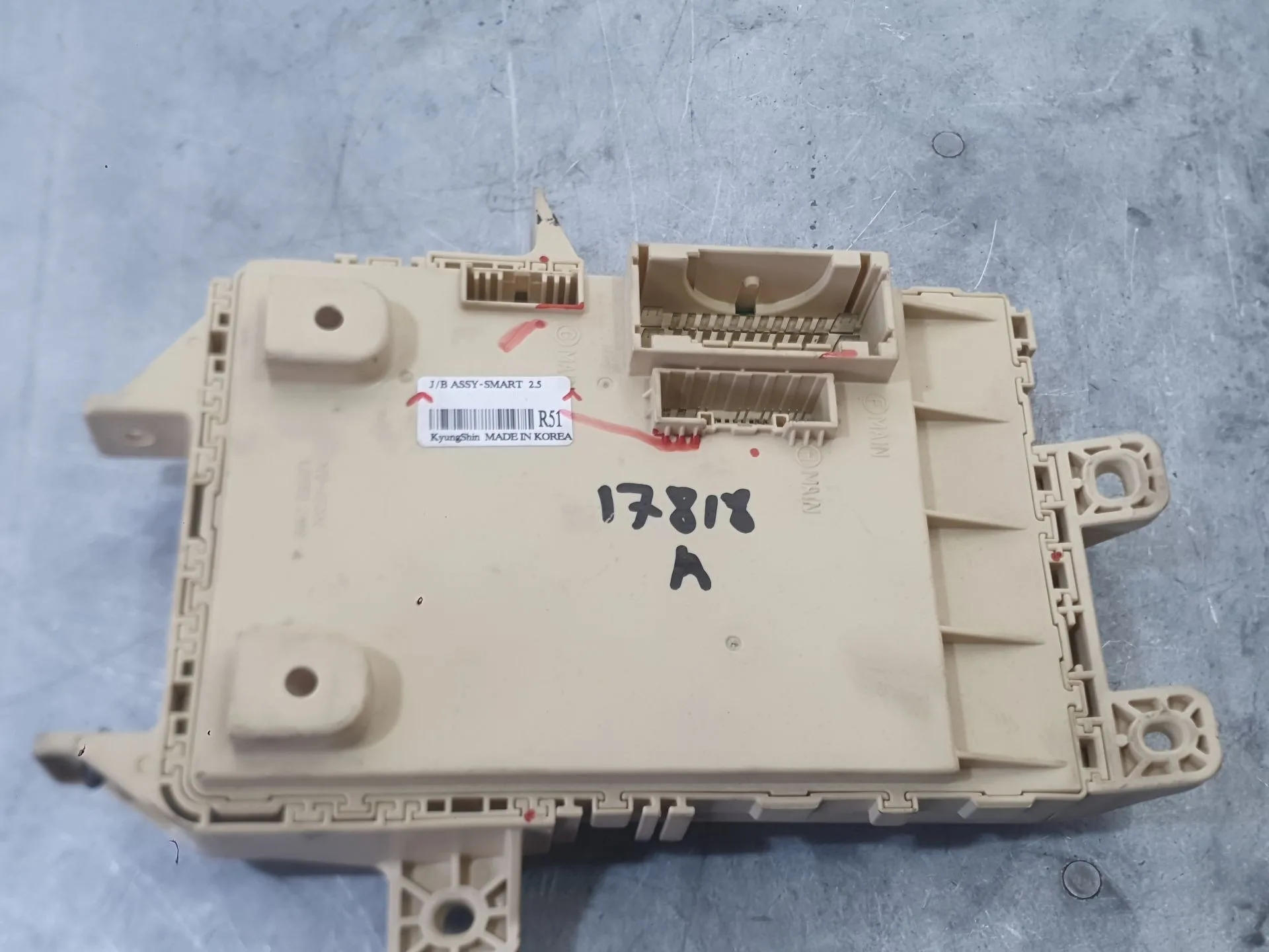 Caja Reles / Fusibles para Kia Carens Iv