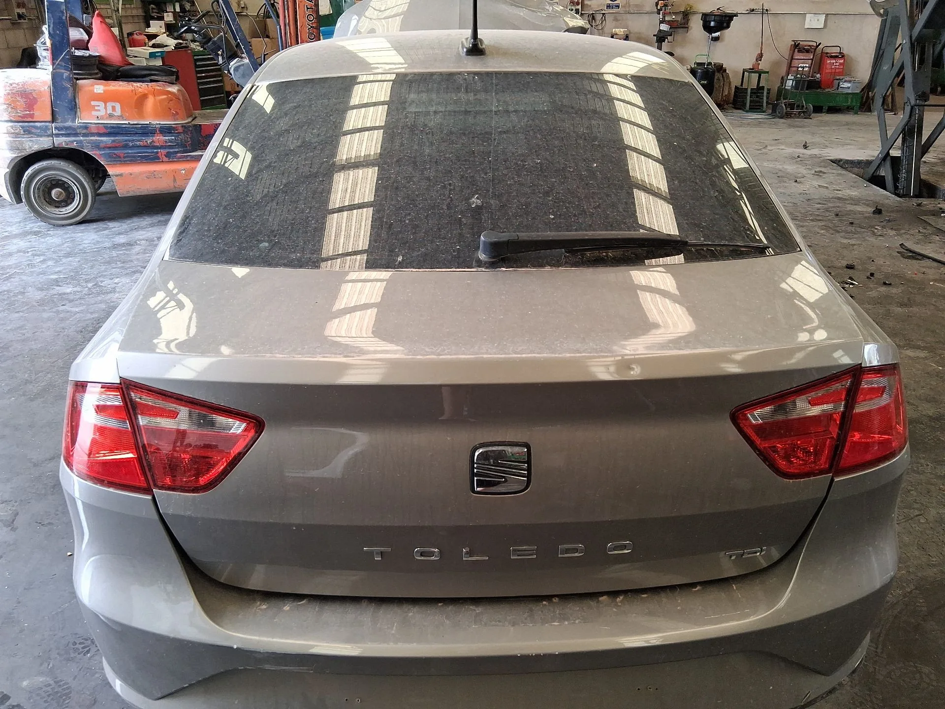 Porton Trasero para Seat Toledo Iv (Kg3)
