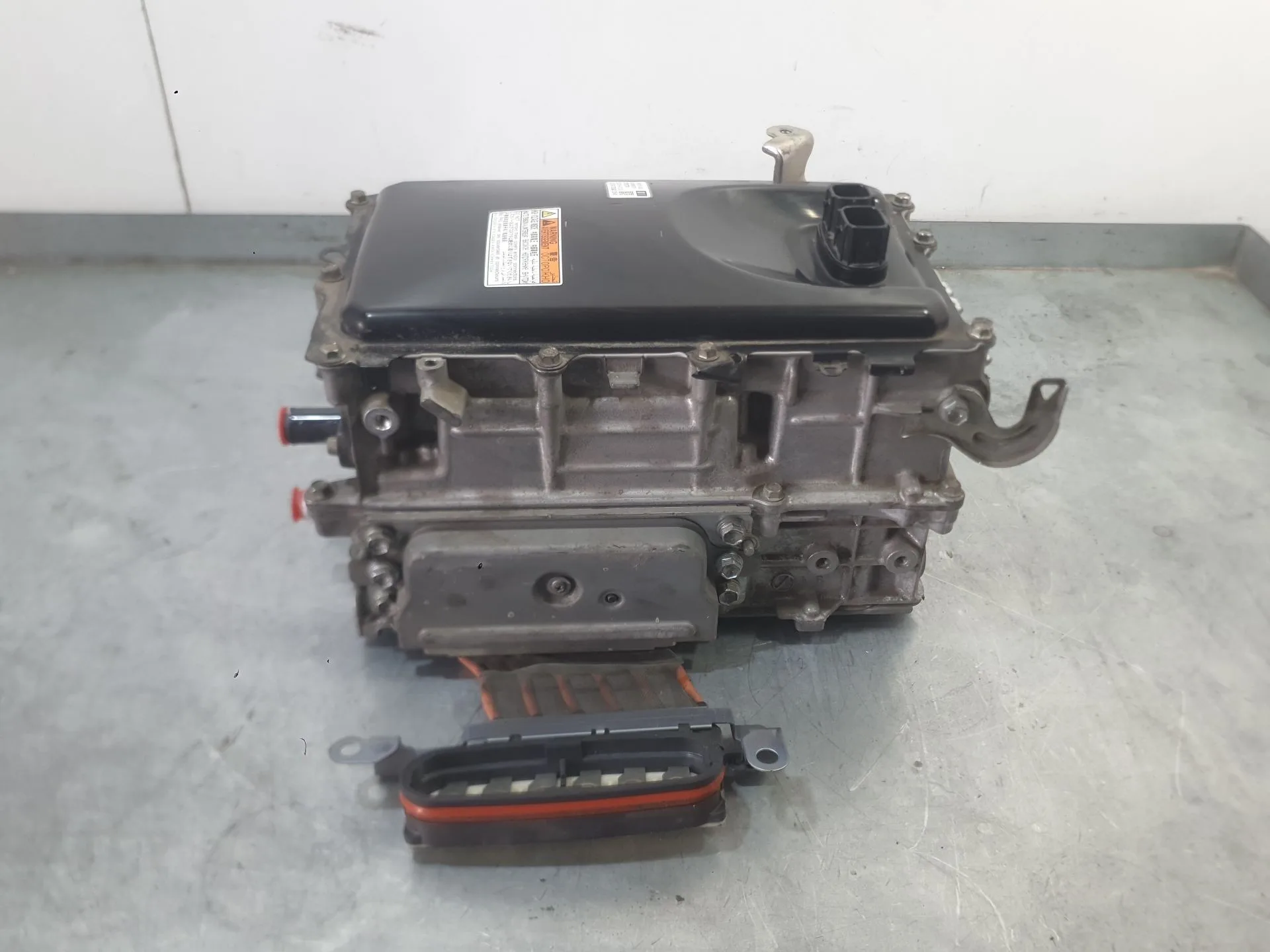 Convertidor para Toyota Corolla Sedan (_E21_)