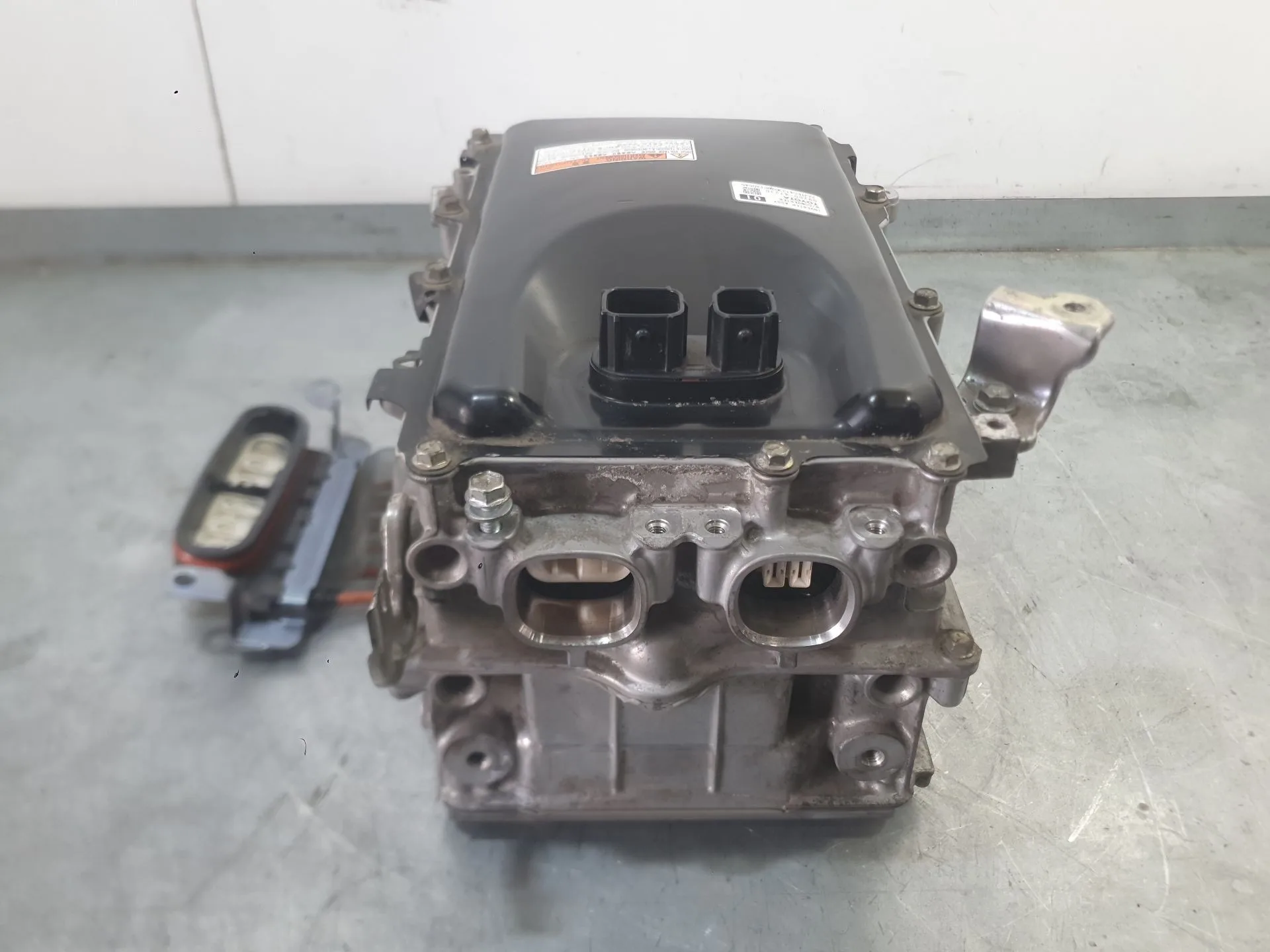 Convertidor para Toyota Corolla Sedan (_E21_)