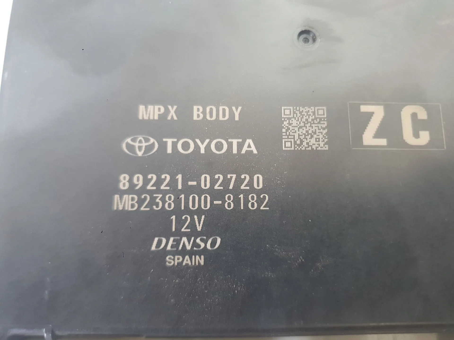 Caja Reles / Fusibles para Toyota Corolla Sedan (_E21_)