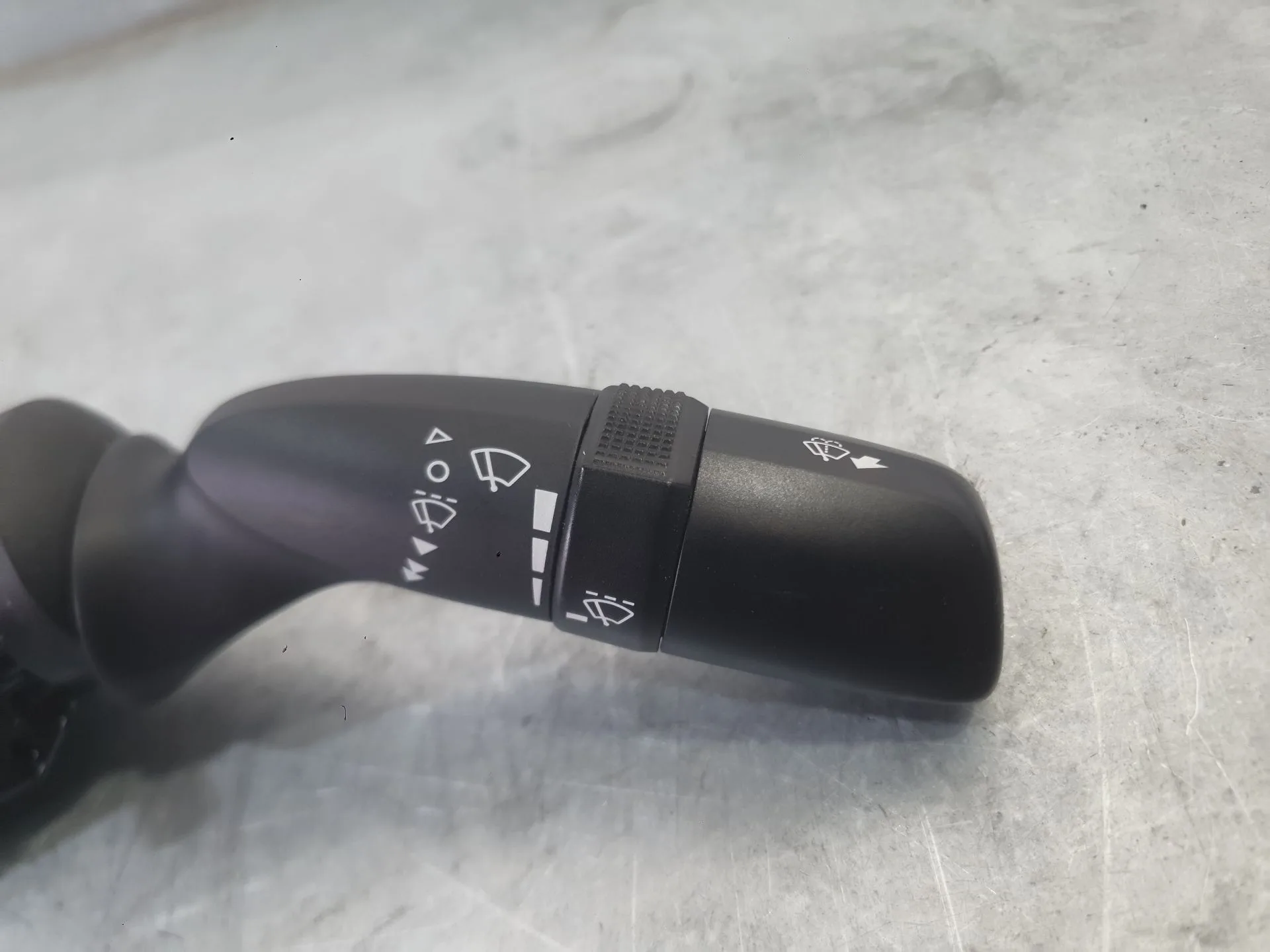Mando Limpia para Toyota Corolla Sedan (_E21_)