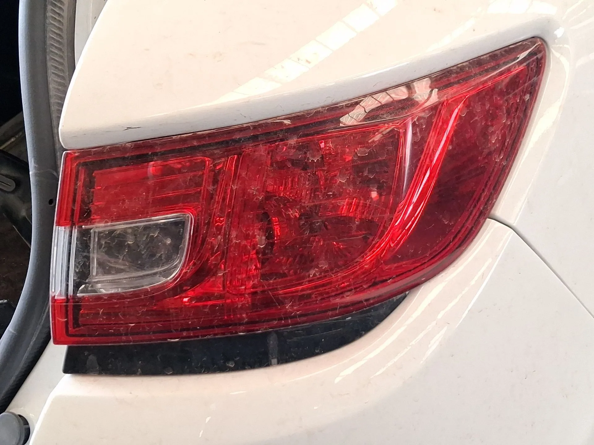 Piloto Trasero Derecho Exterior para Renault Clio Iv (Bh_)