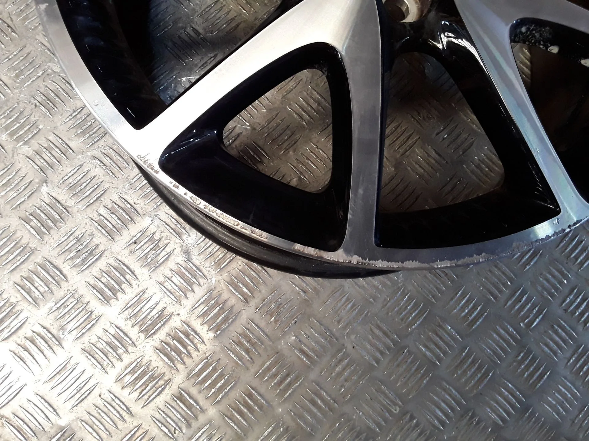 Llanta Aluminio para Toyota Yaris (_P21_, _Pa1_, _Ph1_)