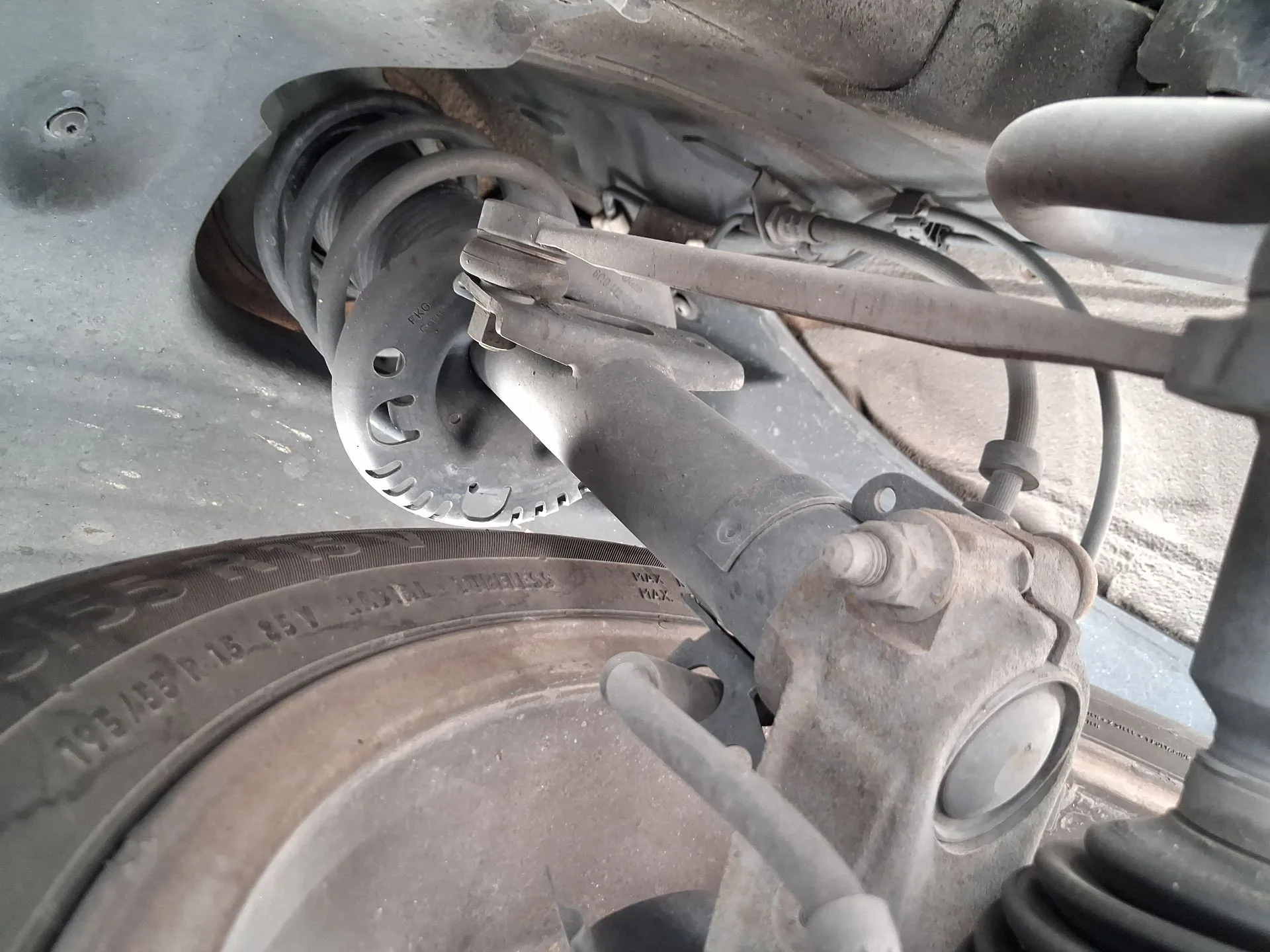 Amortiguador Delantero Derecho para Volkswagen Polo V (6R1, 6C1)