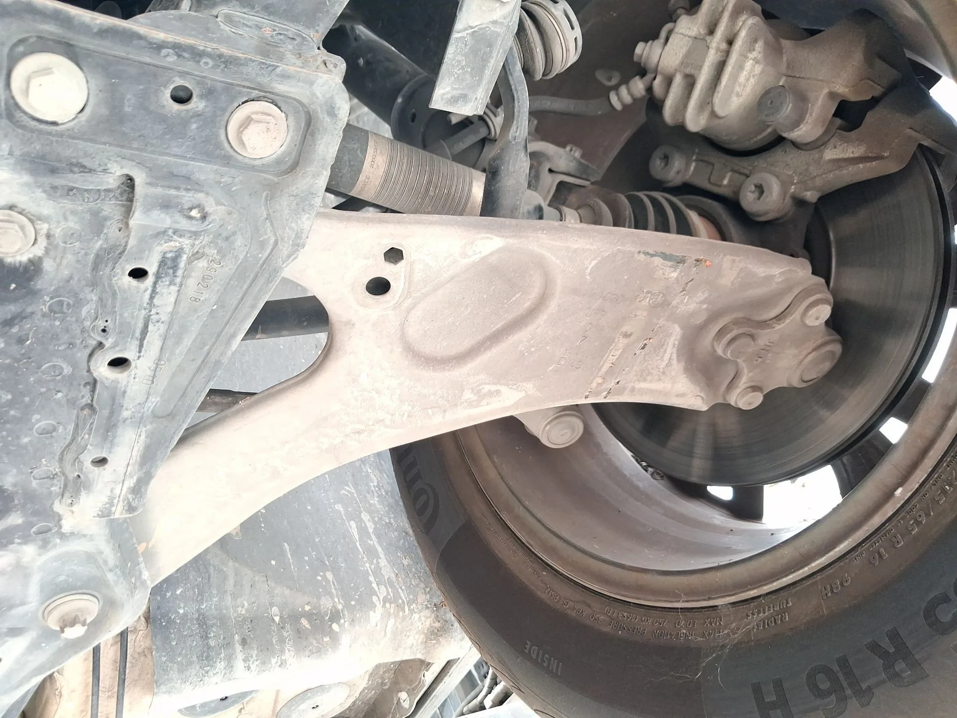 Brazo Suspension Inferior Delantero Izquierdo para Peugeot 2008 Ii (Ud_, Us_, Uy_, Uj_, Ur_, Uc_)