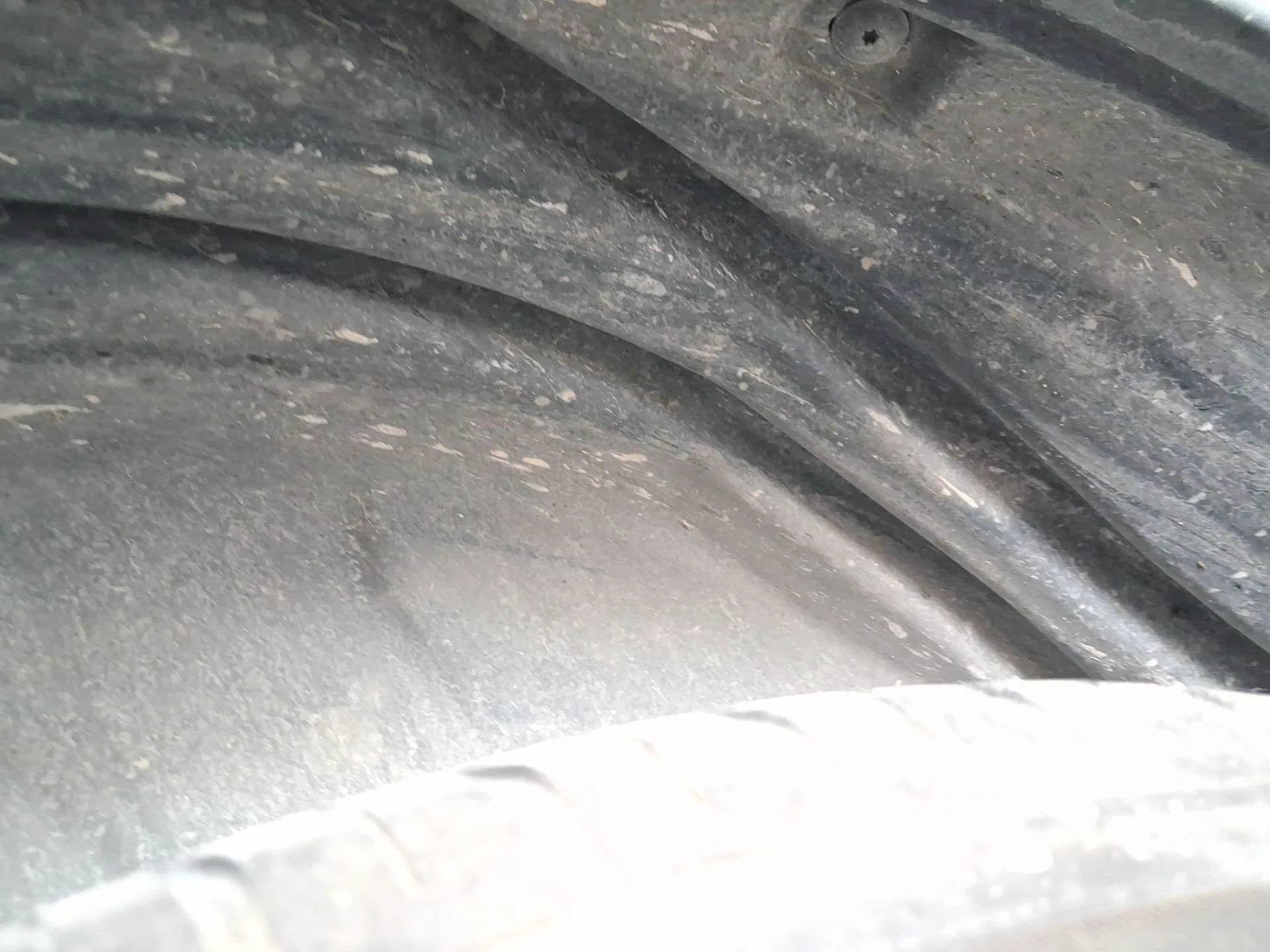 Plastico Pase Rueda Tras. Izq. para Peugeot 2008 Ii (Ud_, Us_, Uy_, Uj_, Ur_, Uc_)