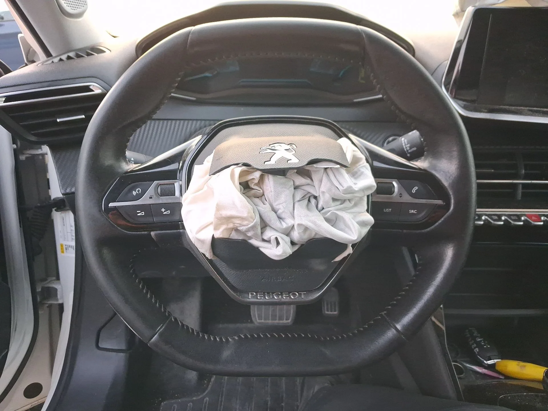 Volante para Peugeot 2008 Ii (Ud_, Us_, Uy_, Uj_, Ur_, Uc_)