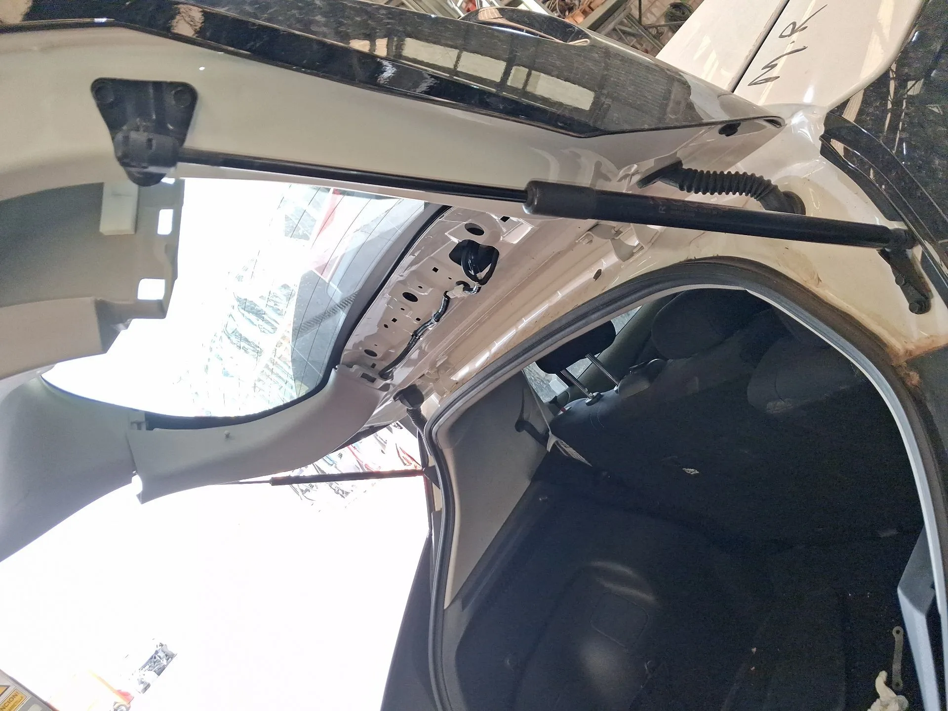 Amortiguadores Maletero / Porton para Nissan Leaf (Ze1)
