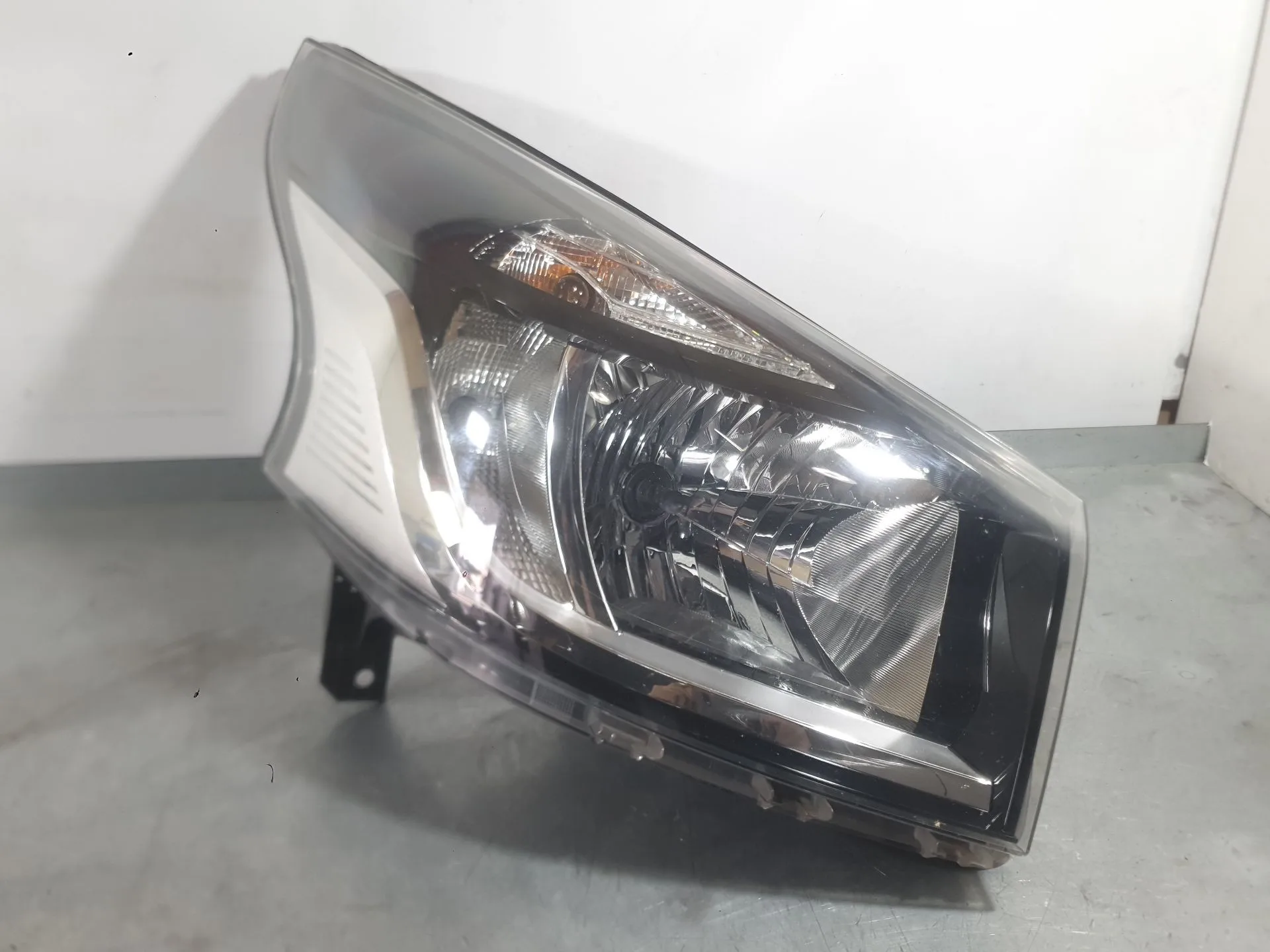 Faro Derecho para Renault Trafic Iii Autobus (Jg_)