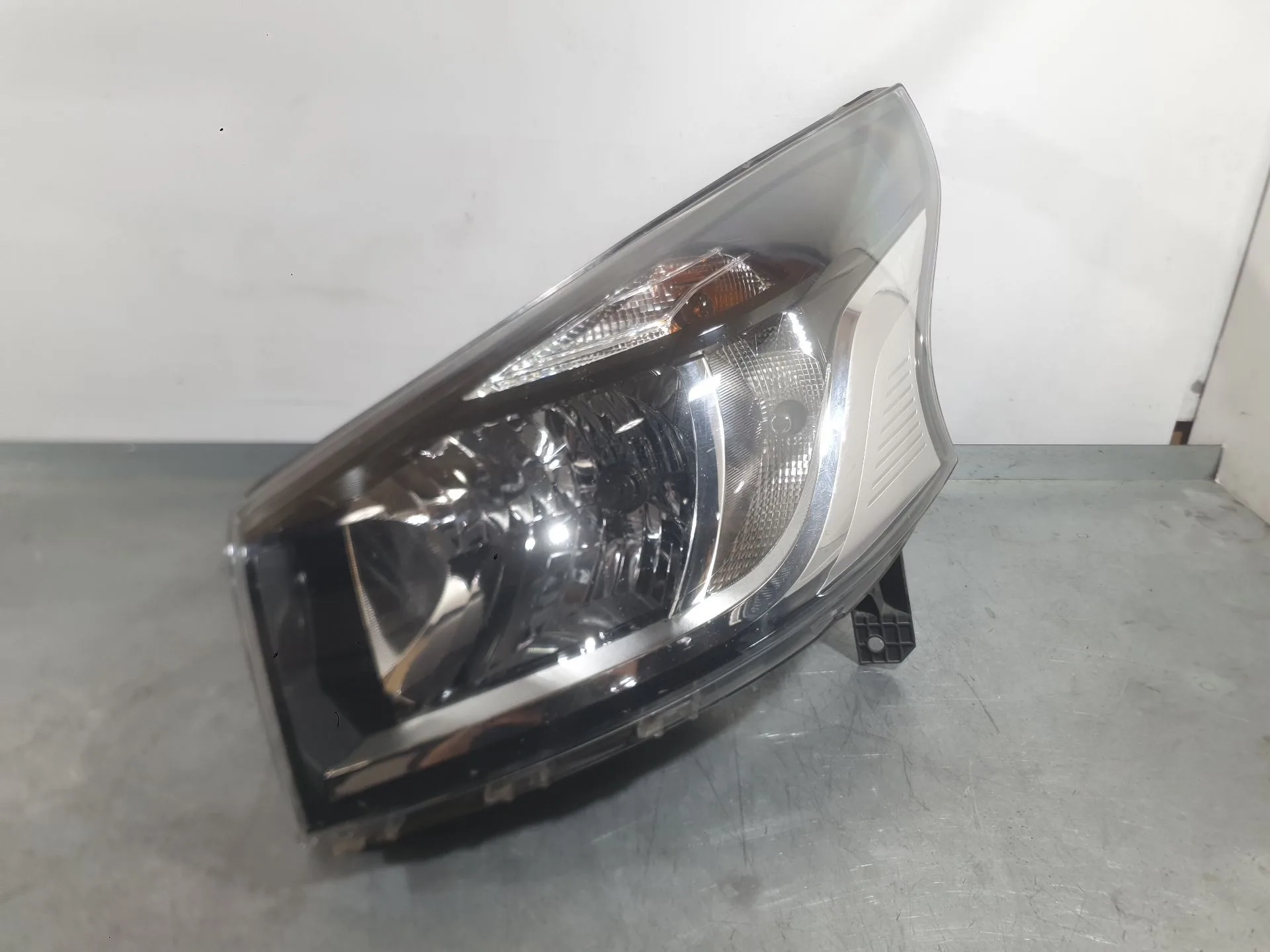 Faro Izquierdo para Renault Trafic Iii Autobus (Jg_)