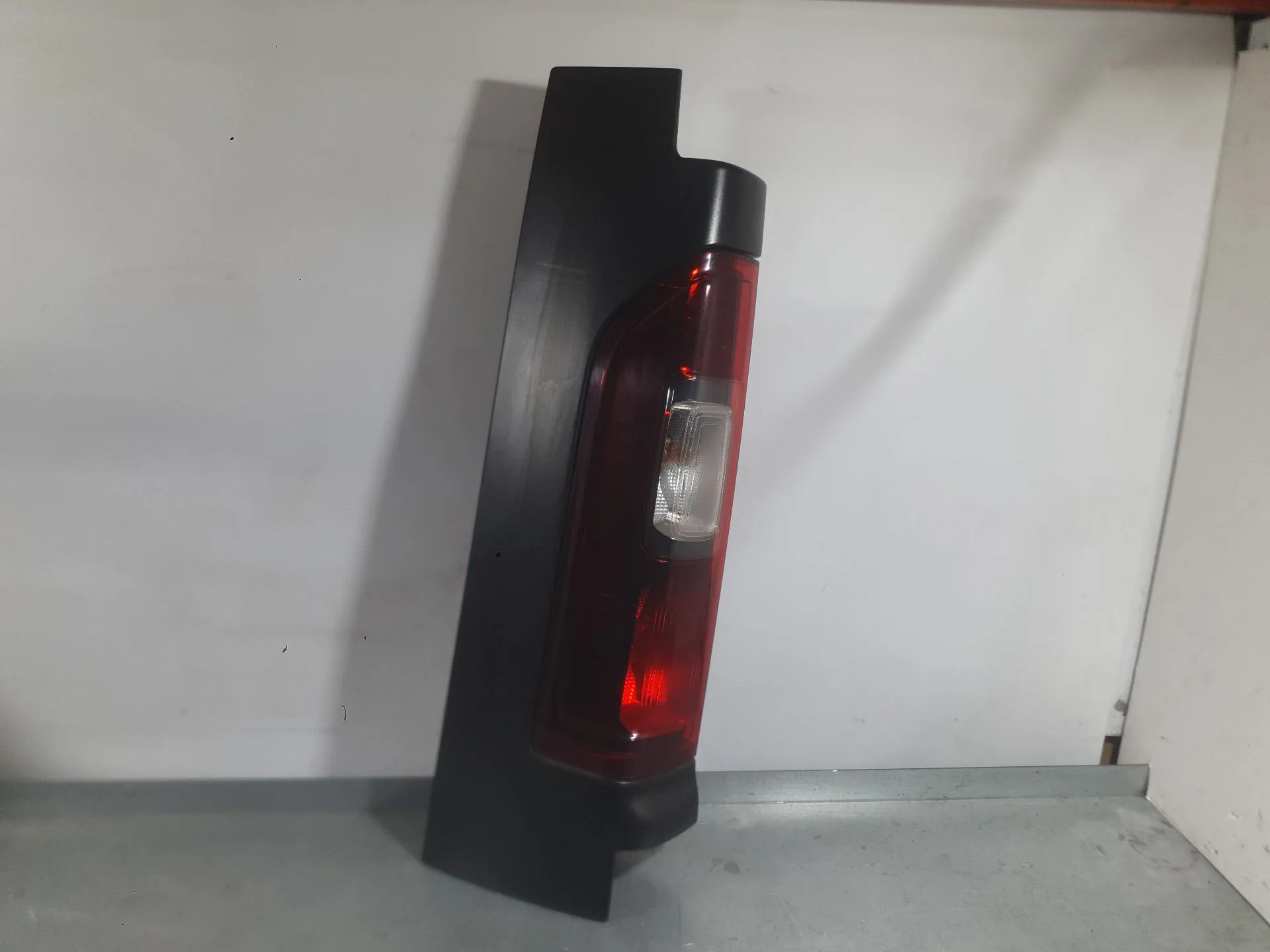 Piloto Trasero Izquierdo para Renault Trafic Iii Autobus (Jg_)