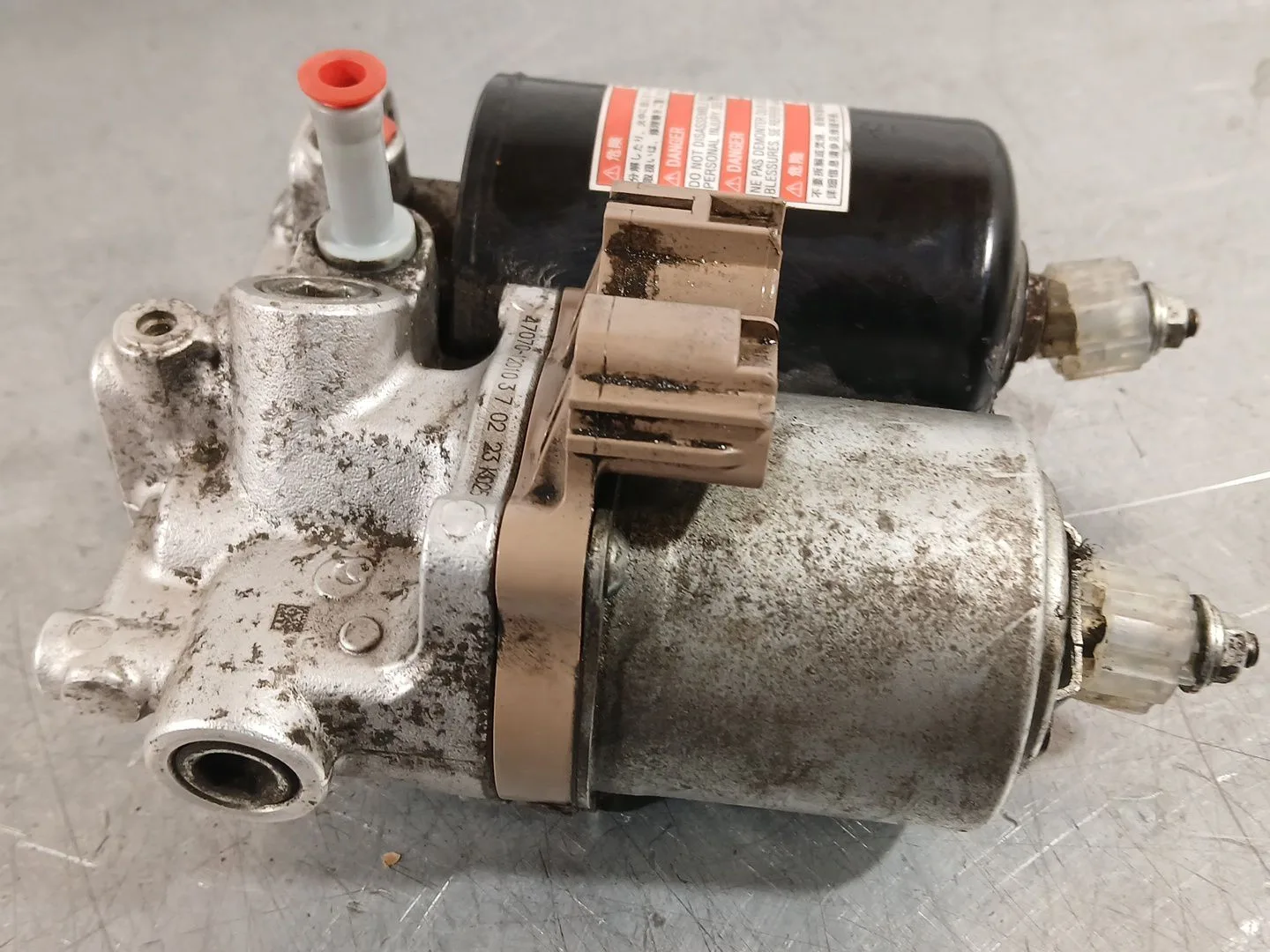 Bomba Abs para Toyota Auris (-E18) 1.8 Hybrid (Zwee186)