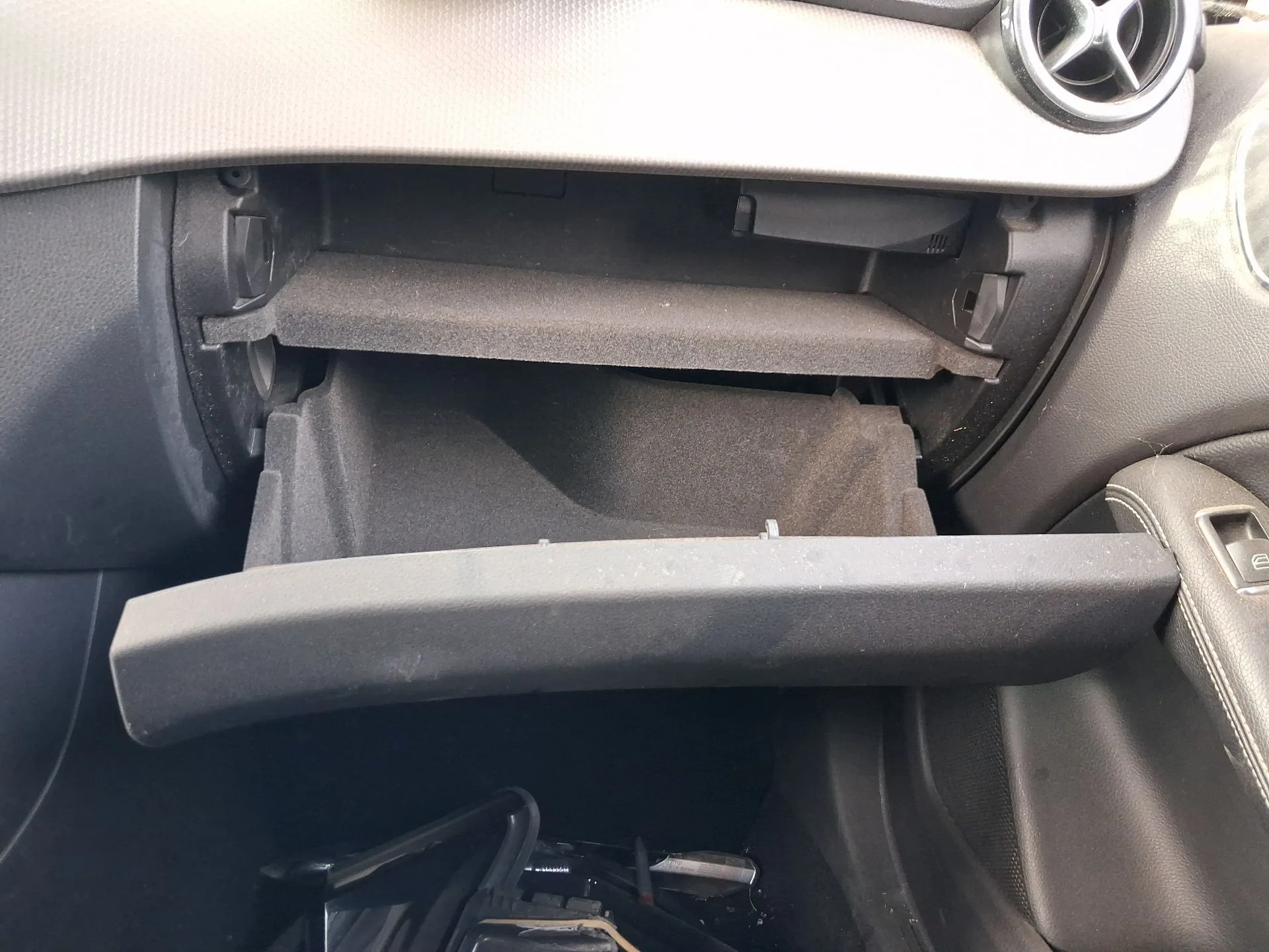 Guantera para Mercedes-Benz Clase B Sports Tourer (W246, W242)