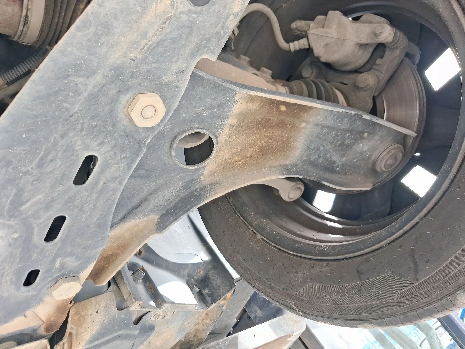 Brazo Suspension Inferior Delantero Izquierdo para Dacia Sandero Iii
