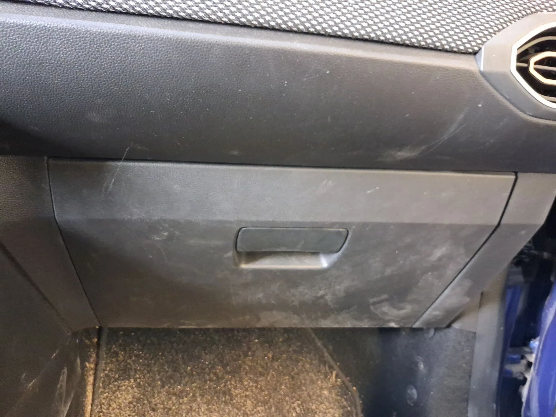 Guantera para Dacia Sandero Iii
