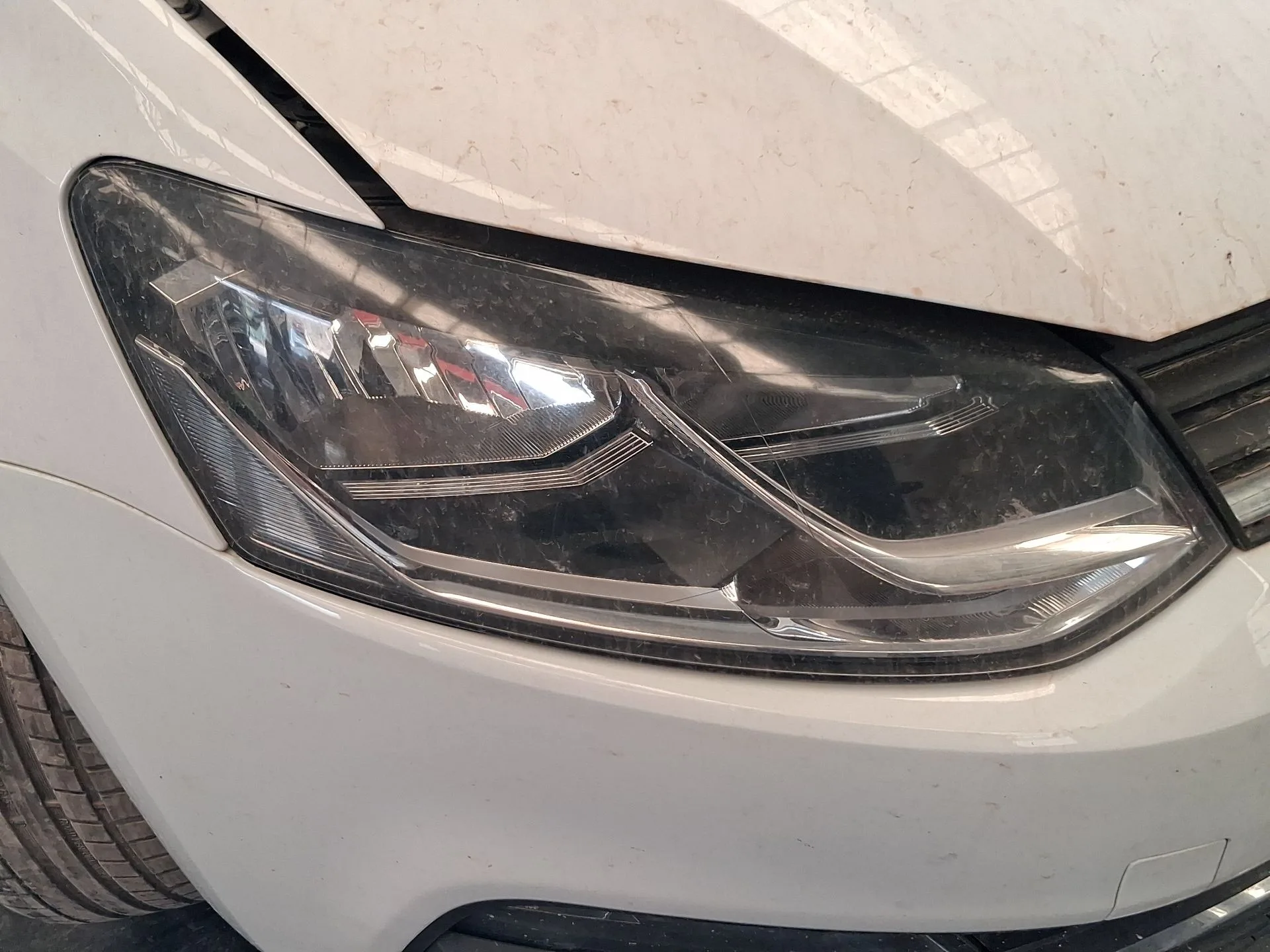 Faro Derecho para Volkswagen Polo V (6R1, 6C1)