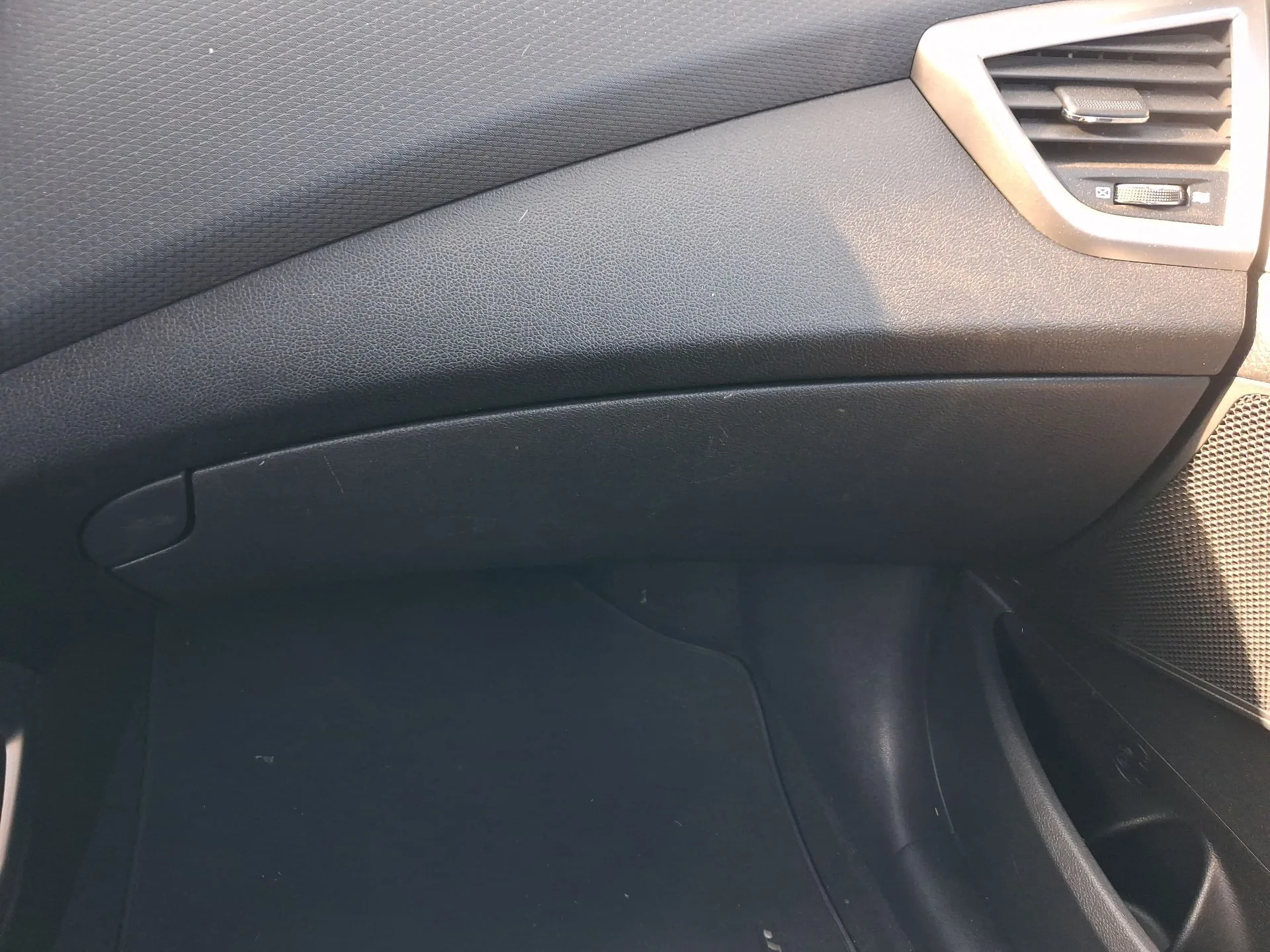 Guantera para Hyundai Veloster (Fs)