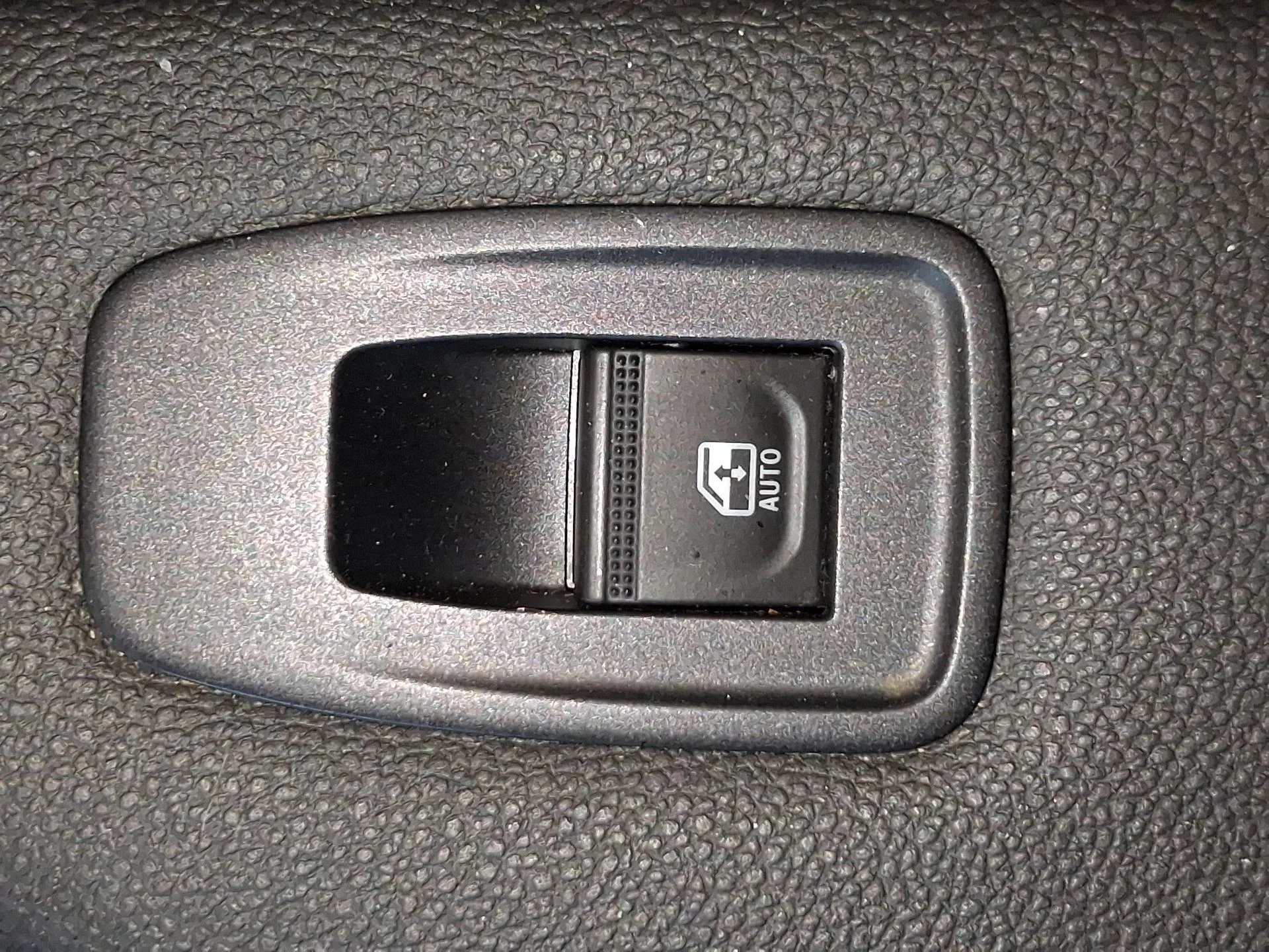 Mando Elevalunas Delantero Derecho para Renault Clio V (B7_)