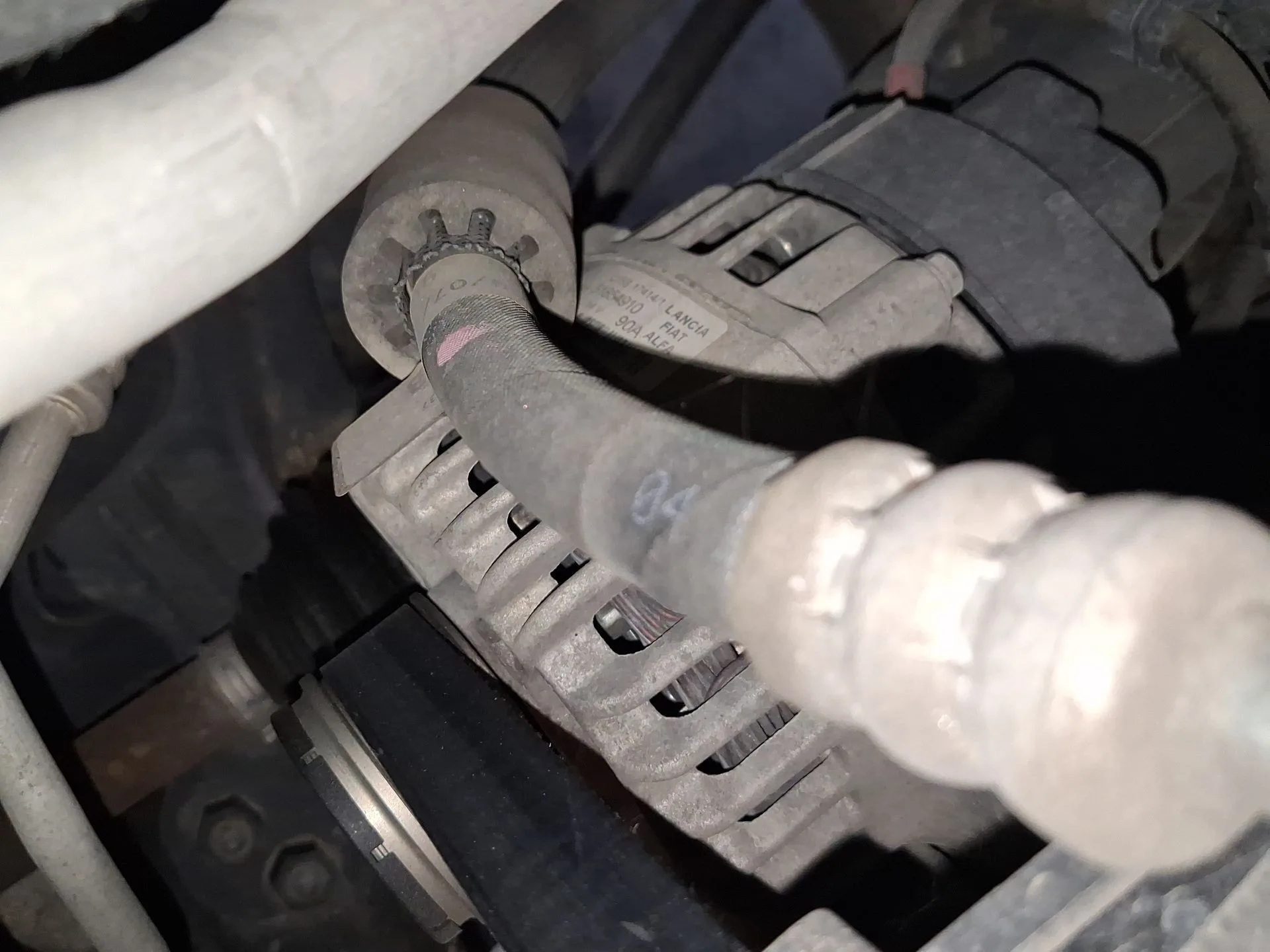 Alternador para Opel Combo Tour (X12)