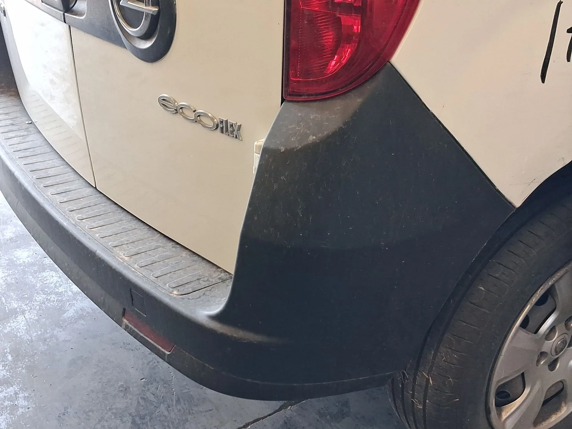 Paragolpes Trasero para Opel Combo Tour (X12)