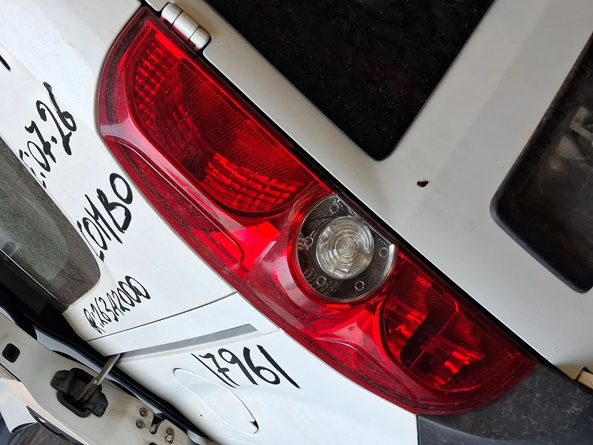 Piloto Trasero Izquierdo para Opel Combo Tour (X12)