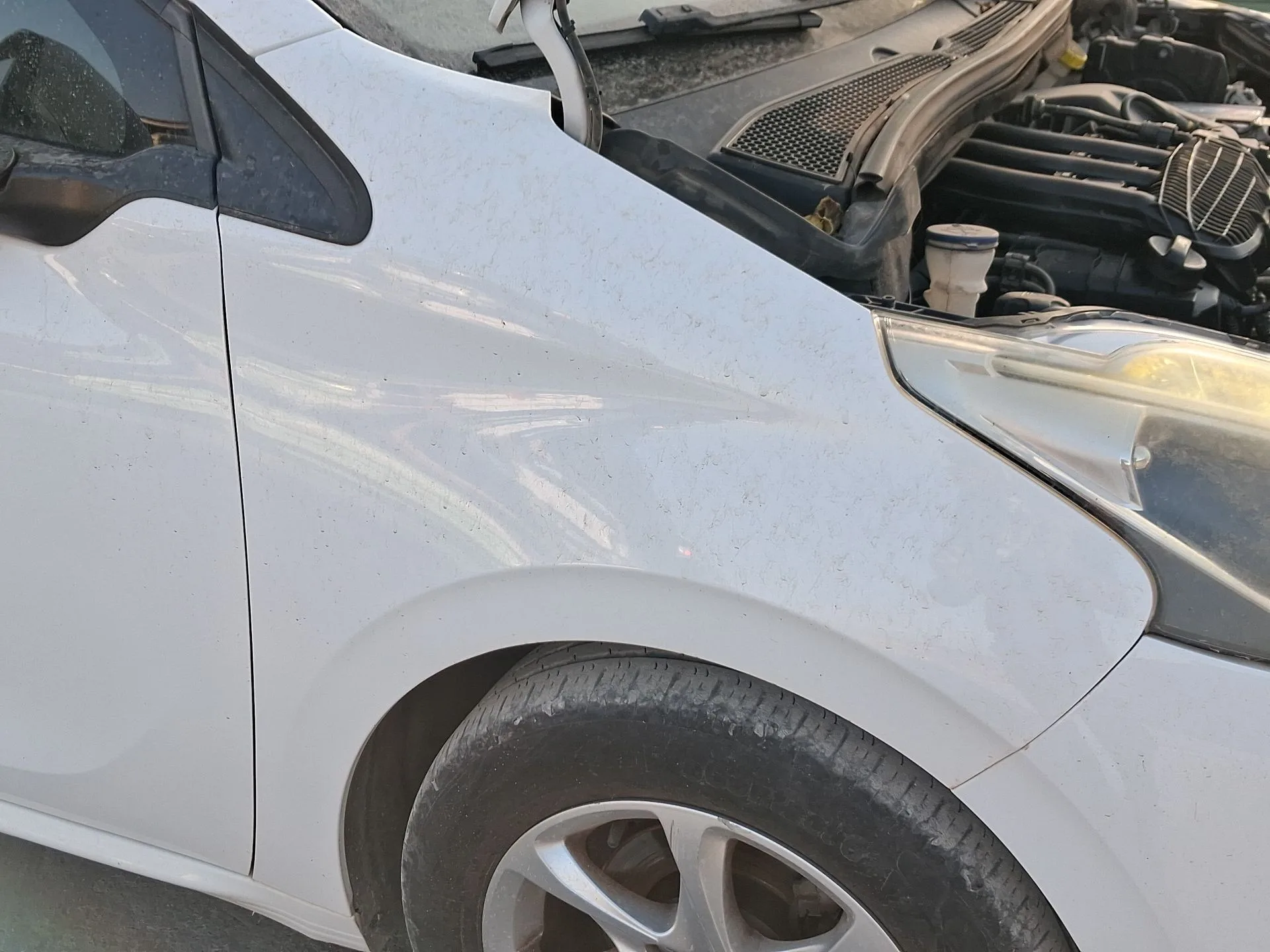 Aleta Delantera Derecha para Peugeot 208 I (Ca_, Cc_)