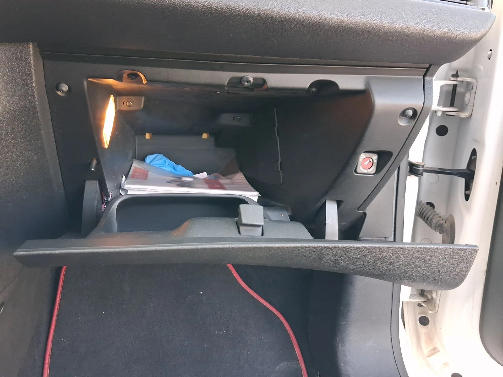 Guantera para Peugeot 208 I (Ca_, Cc_)