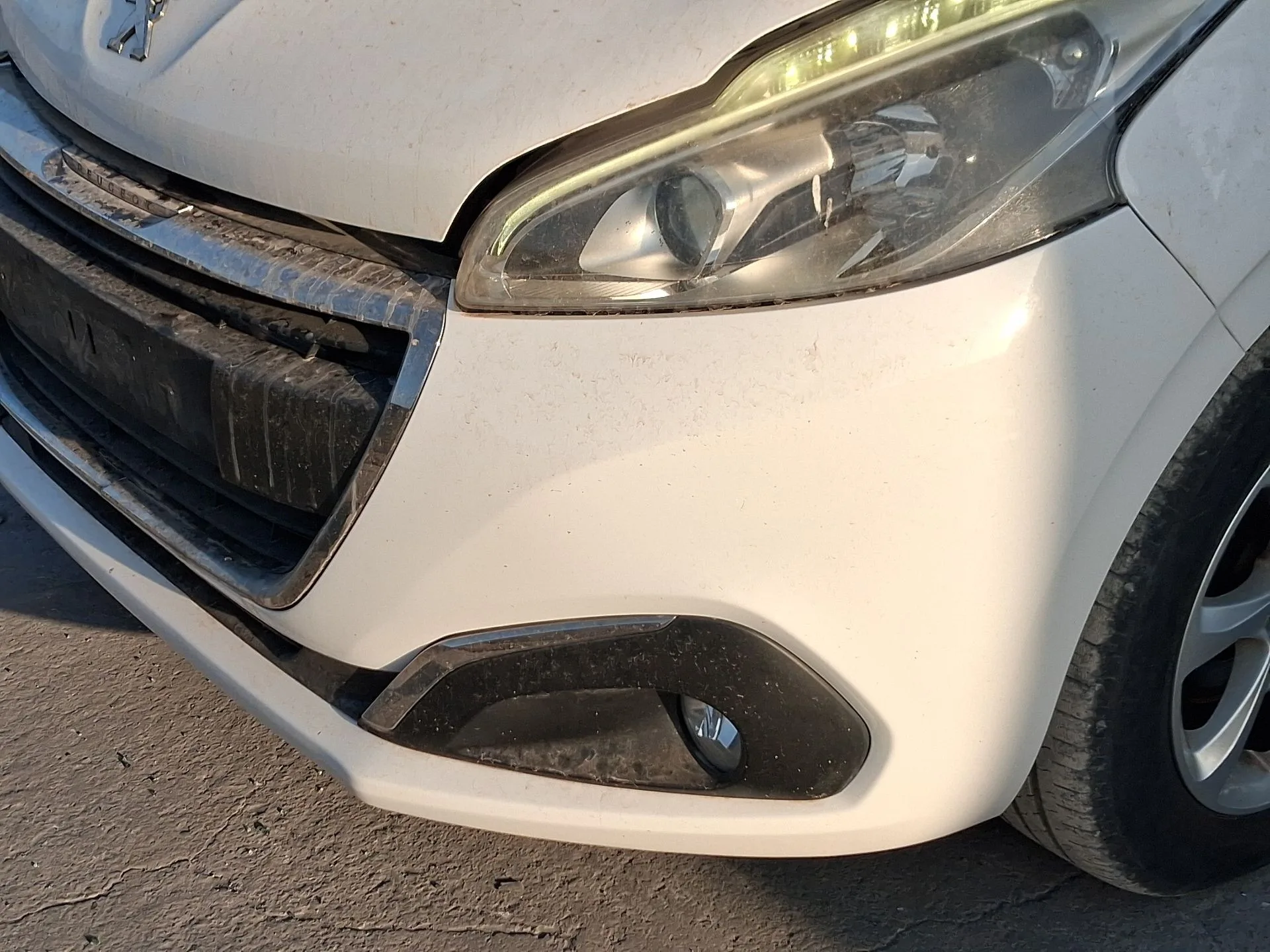 Paragolpes Delantero para Peugeot 208 I (Ca_, Cc_)