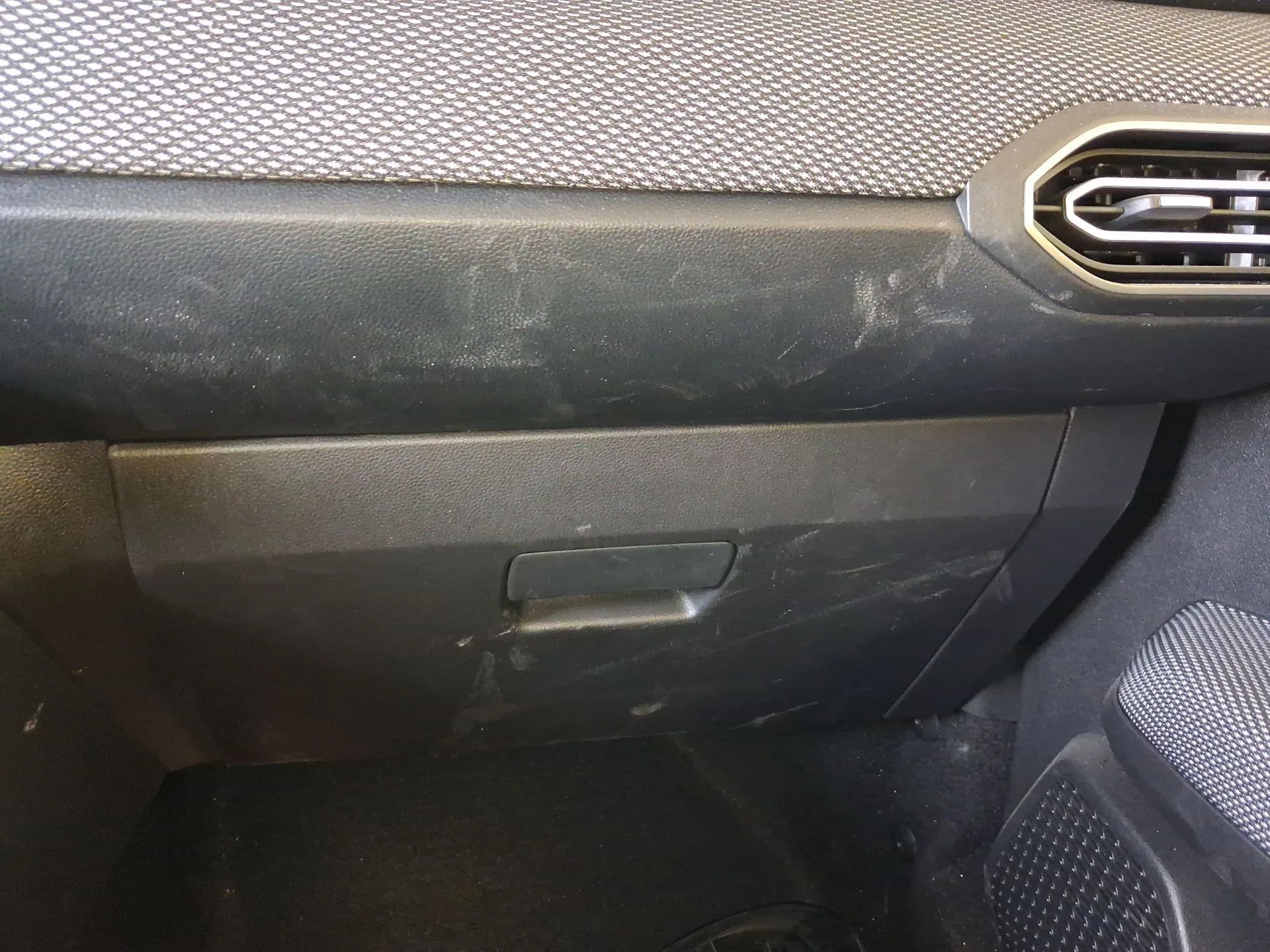 Guantera para Dacia Sandero Iii