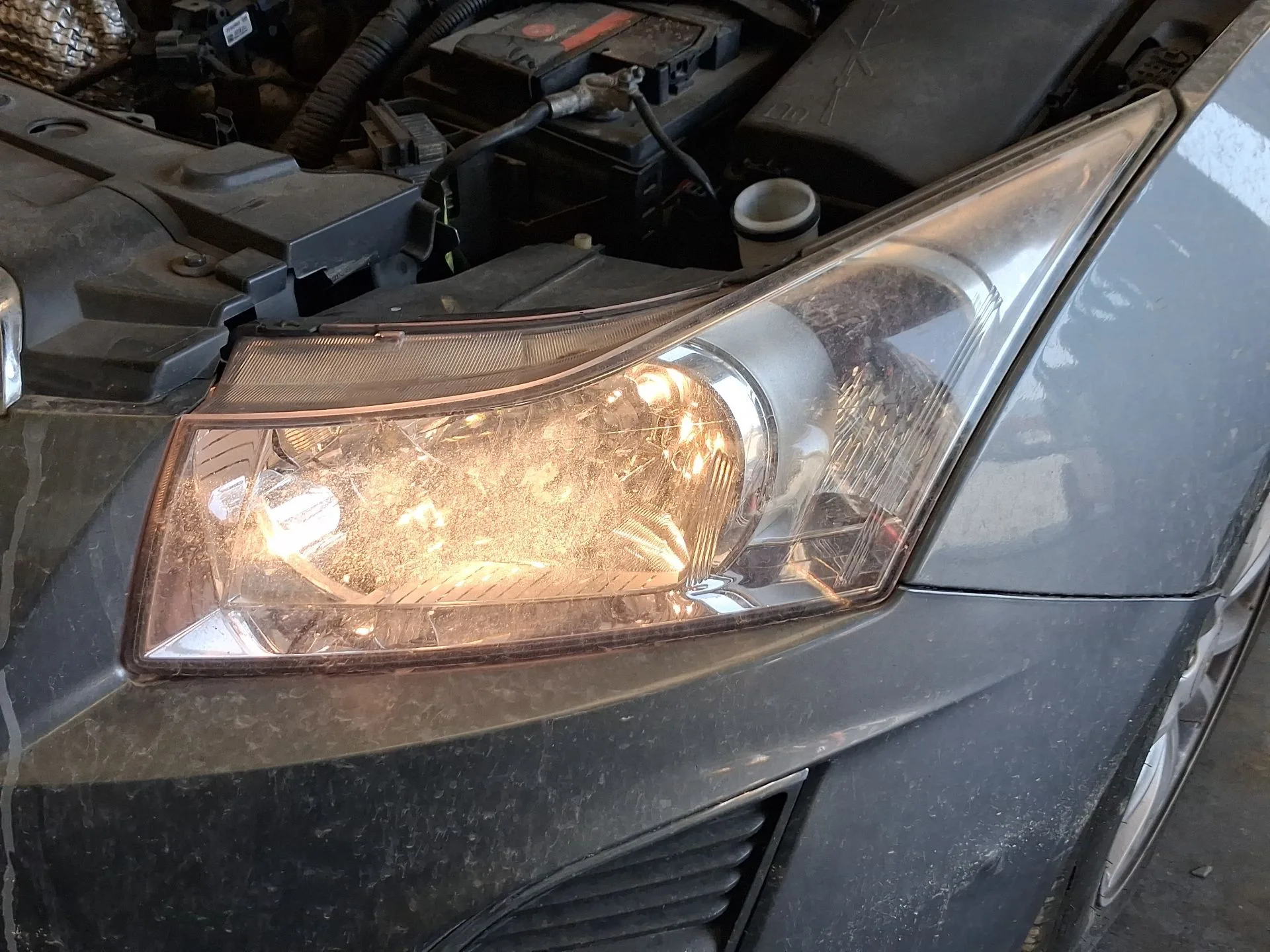 Faro Izquierdo para Chevrolet Cruze (J300)