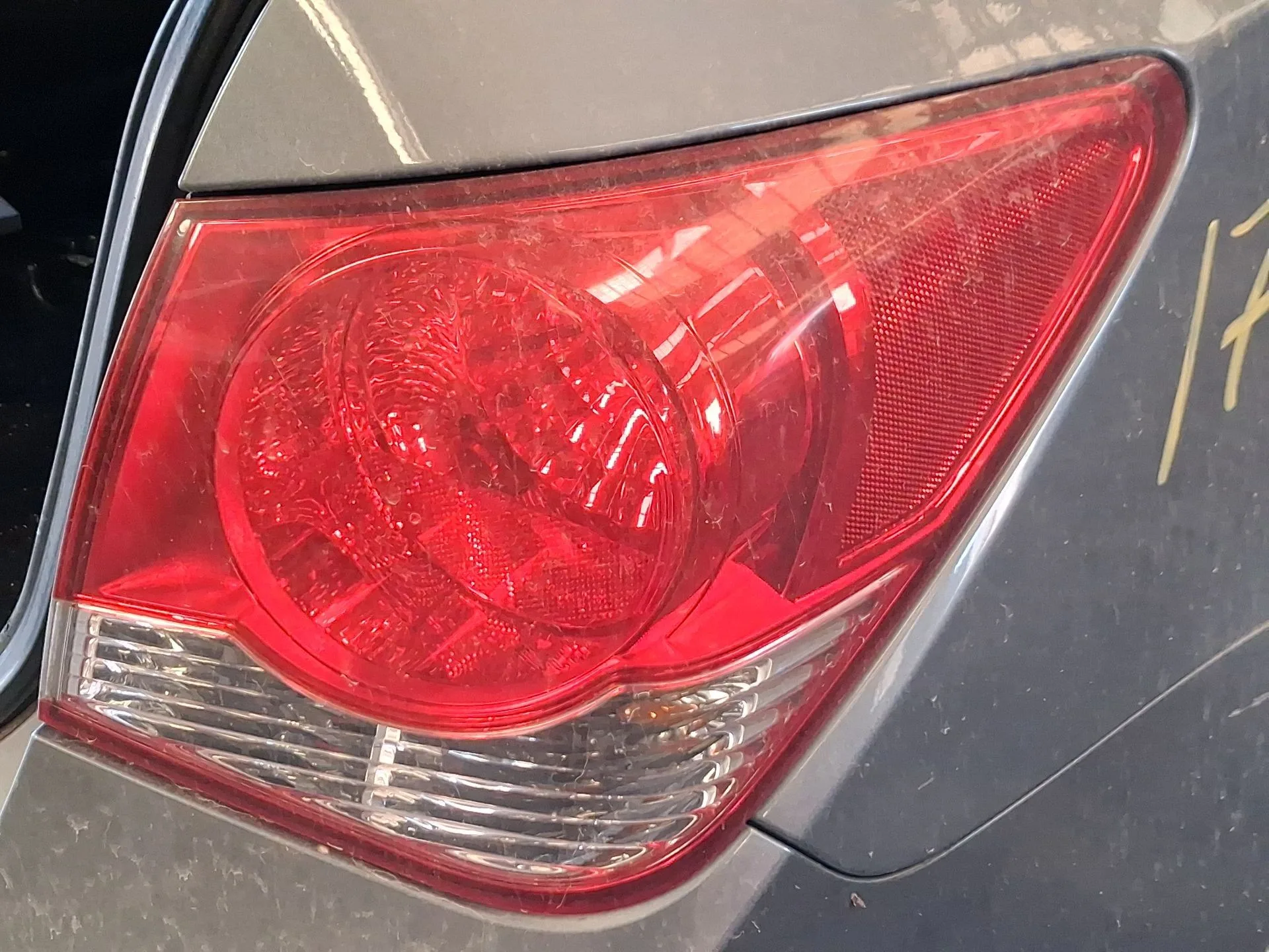 Piloto Trasero Derecho Exterior para Chevrolet Cruze (J300)