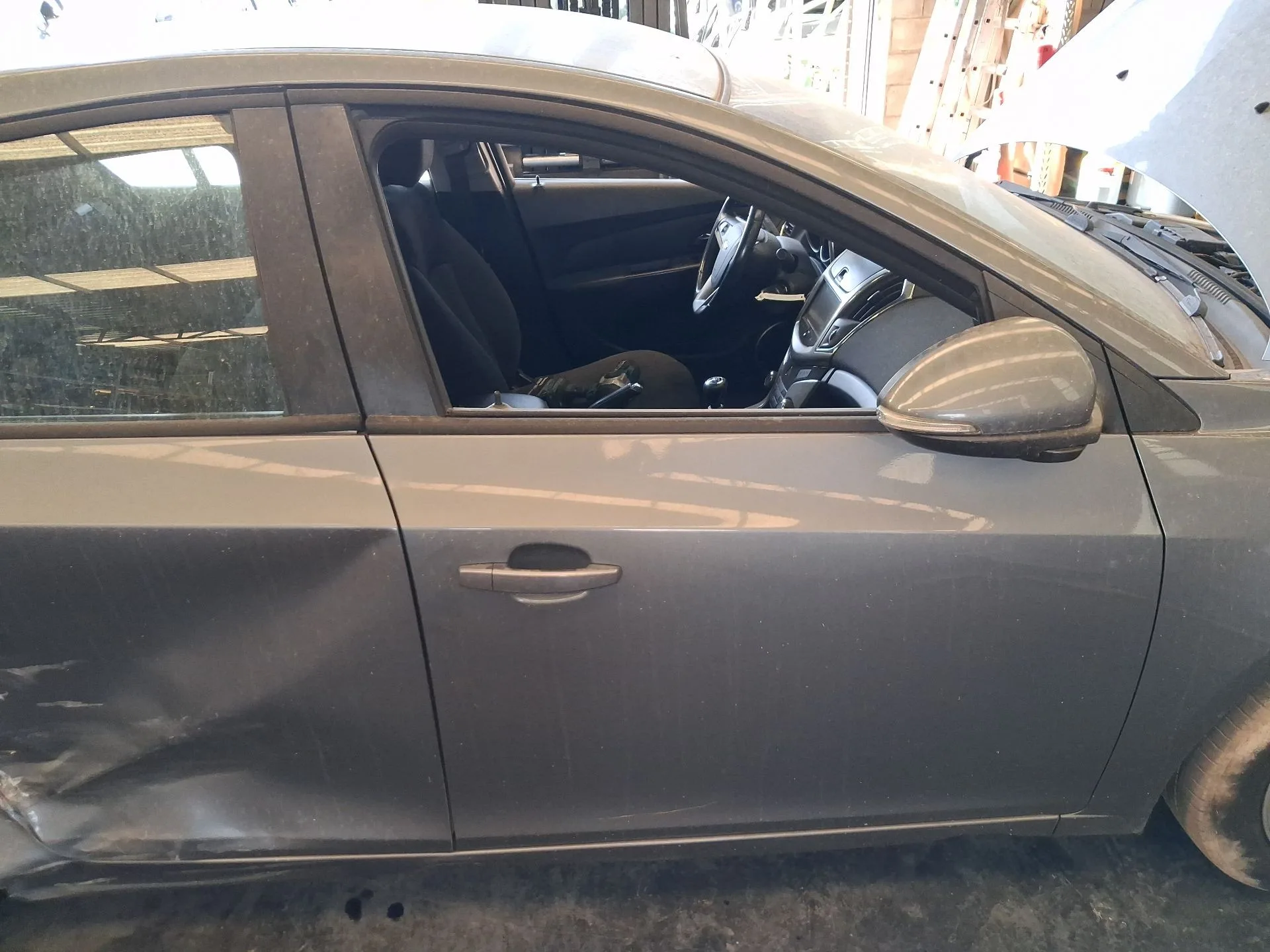 Puerta Delantera Derecha para Chevrolet Cruze (J300)