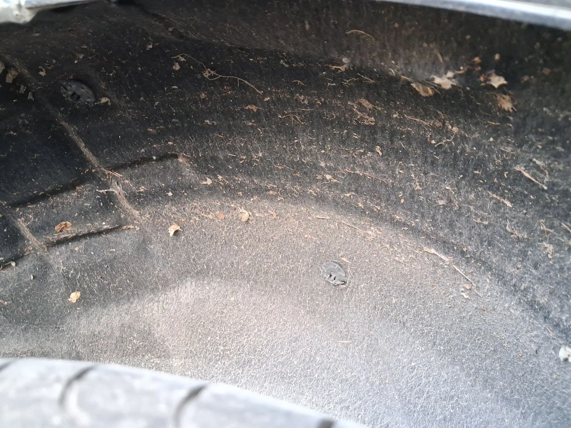 Plastico Pase Rueda Tras. Izq. para Audi A4 B8 Avant (8K5)