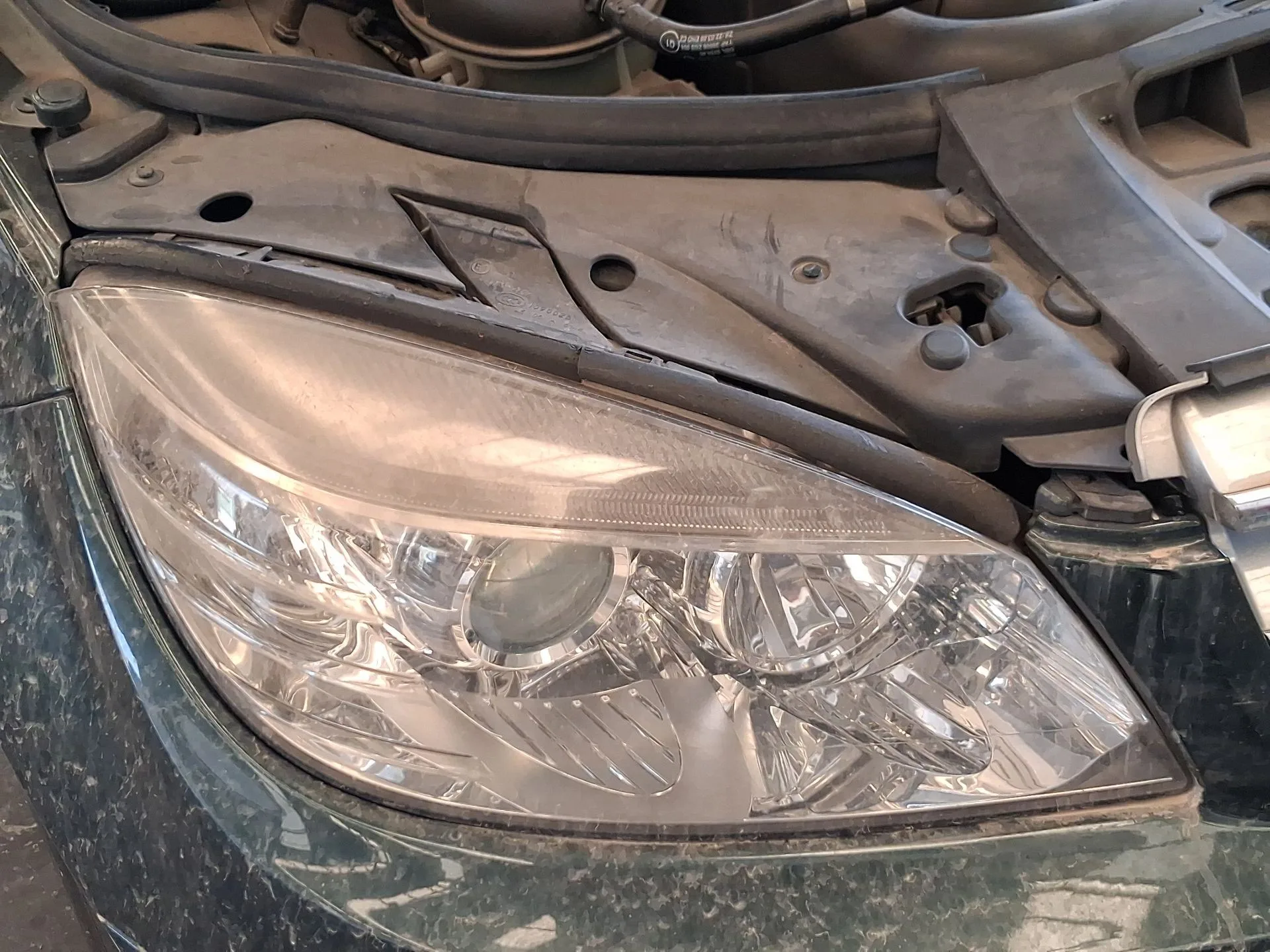 Faro Derecho para Mercedes-Benz Clase C (W204)