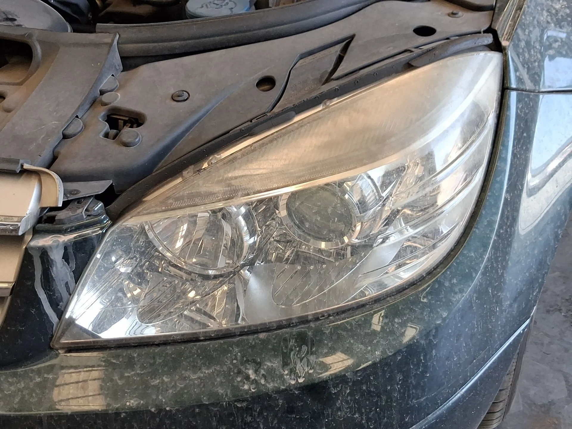 Faro Izquierdo para Mercedes-Benz Clase C (W204)
