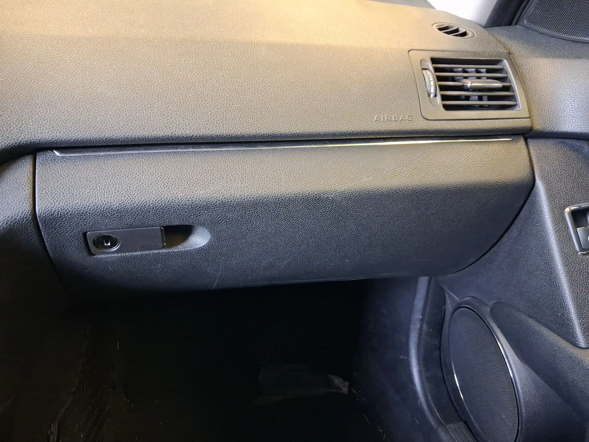 Guantera para Mercedes-Benz Clase C (W204)