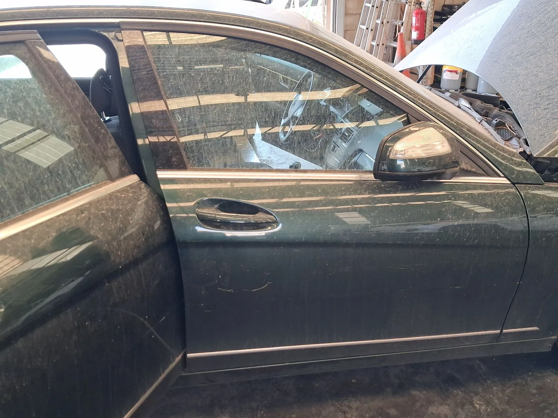 Puerta Delantera Derecha para Mercedes-Benz Clase C (W204)