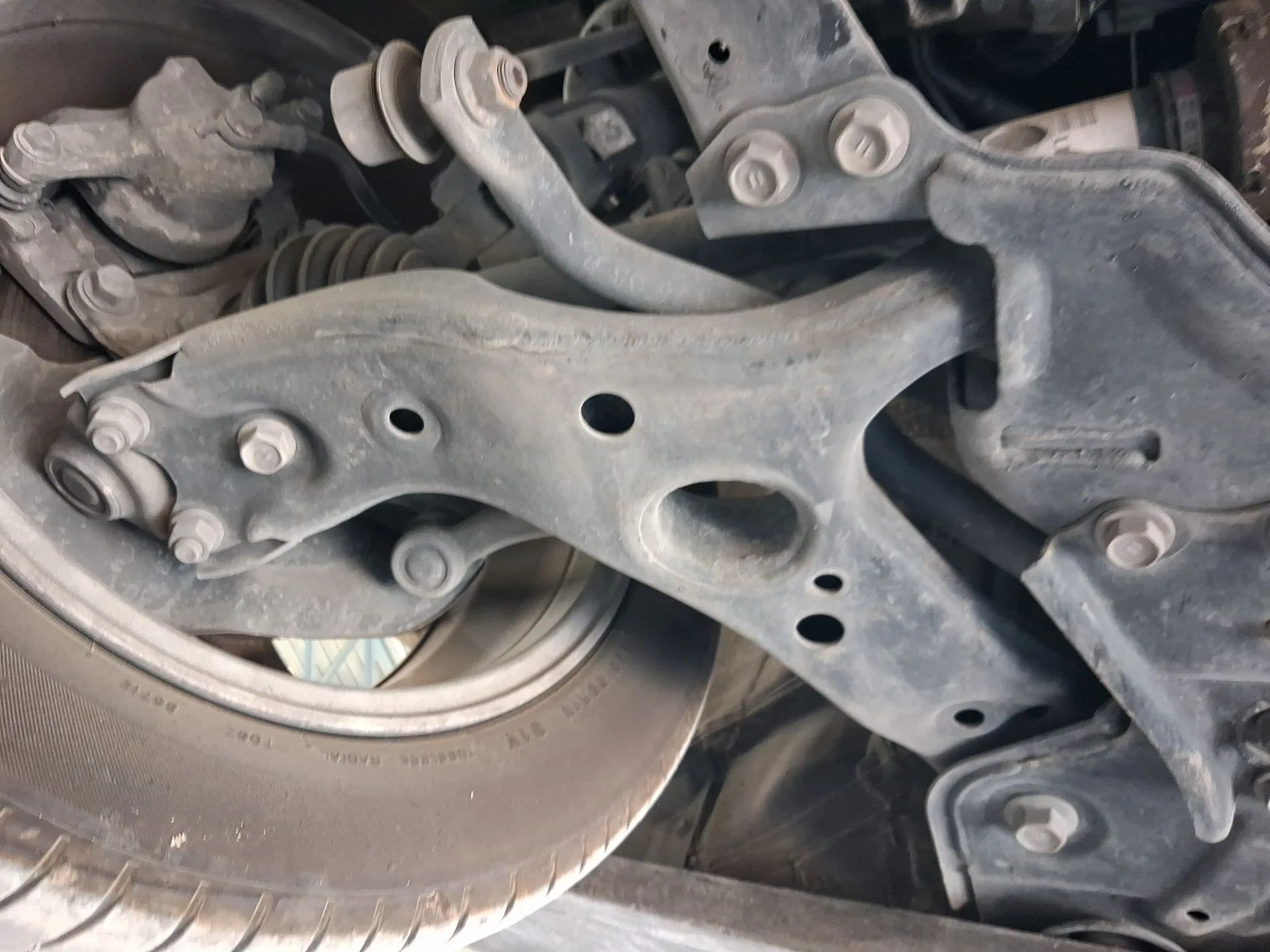 Brazo Suspension Inferior Delantero Derecho para Toyota Auris (_E18_)