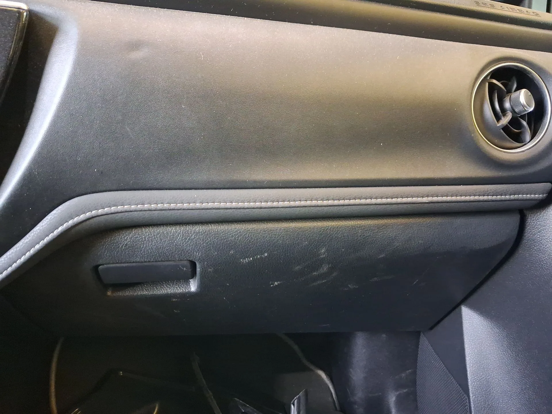 Guantera para Toyota Auris (_E18_)