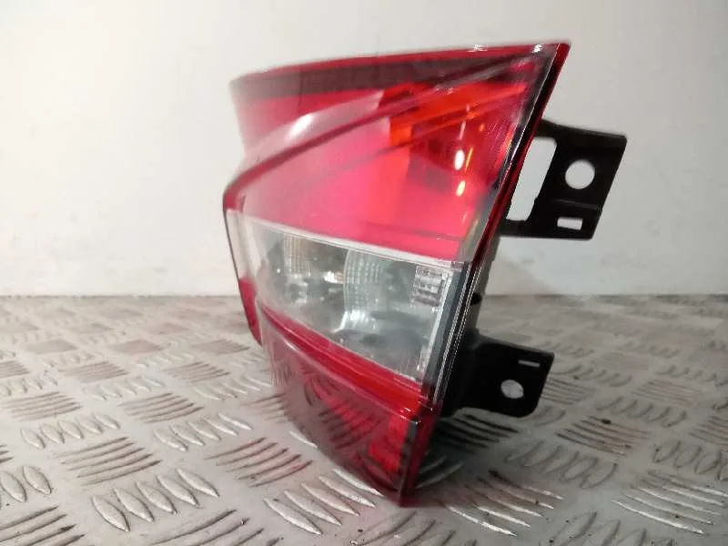 Piloto Trasero Derecho para Skoda Superb (3V3)