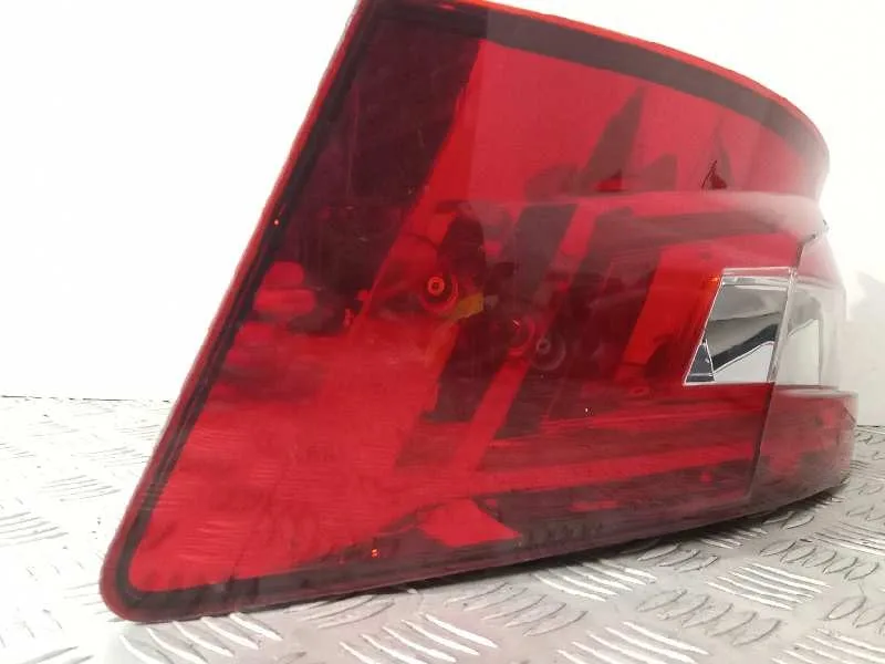 Piloto Trasero Derecho para Skoda Superb (3V3)