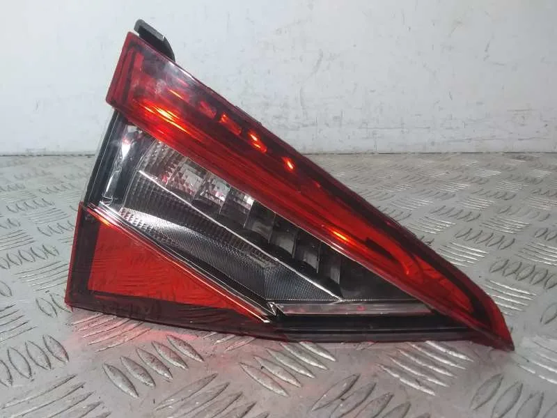 Piloto Trasero Izquierdo Interior para Skoda Superb (3V3)