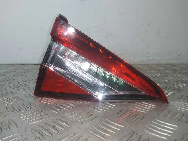 Piloto Trasero Izquierdo Interior para Skoda Superb (3V3)