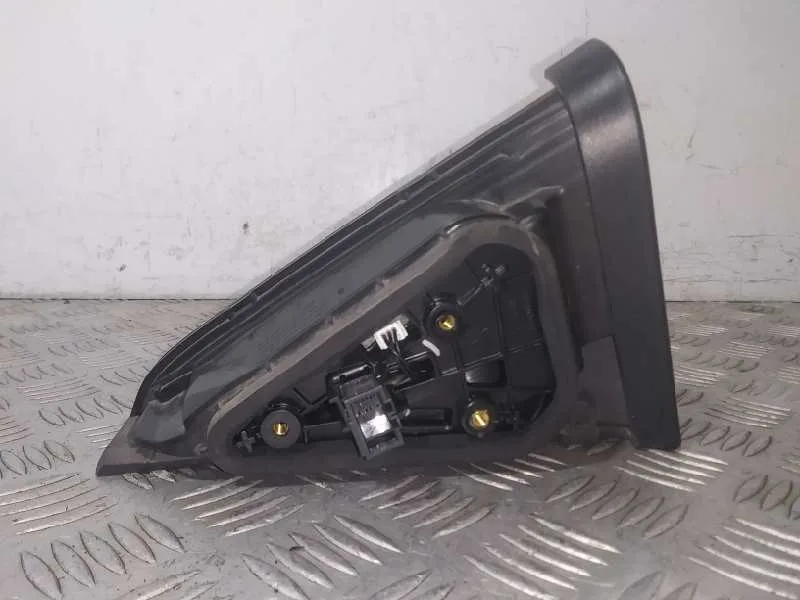 Piloto Trasero Izquierdo Interior para Skoda Superb (3V3)