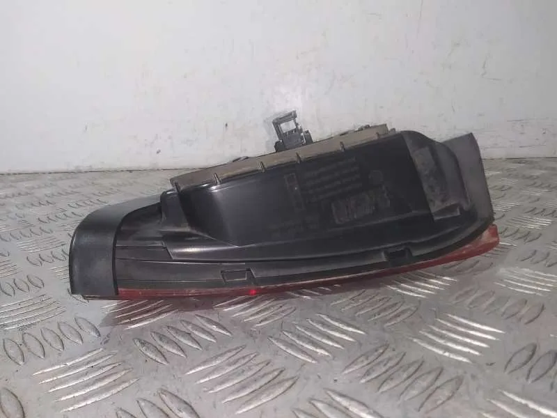 Piloto Trasero Izquierdo Interior para Skoda Superb (3V3)