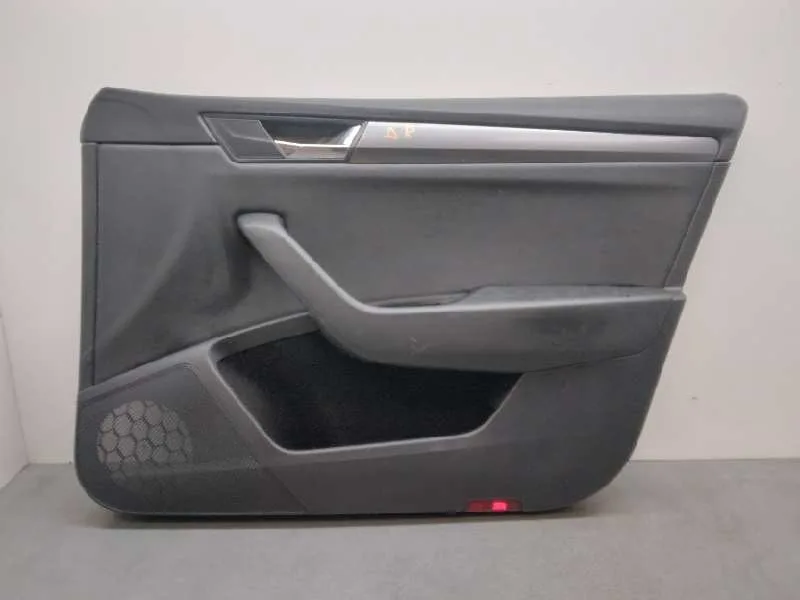 Guarnecido Puerta Delantera Derecha para Skoda Superb (3V3)