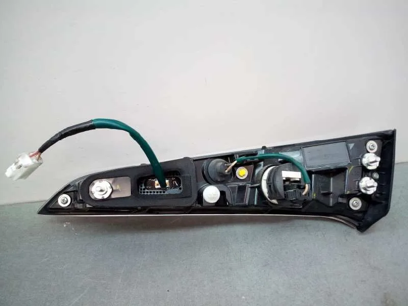Piloto Trasero Izquierdo Interior para Toyota Corolla (E21)