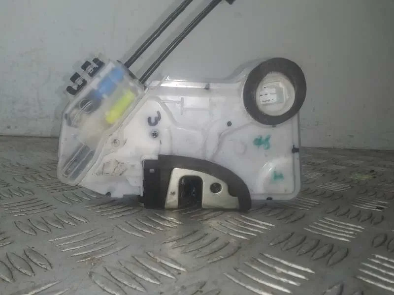 Cerradura Puerta Delantera Derecha para Toyota Corolla (E21)