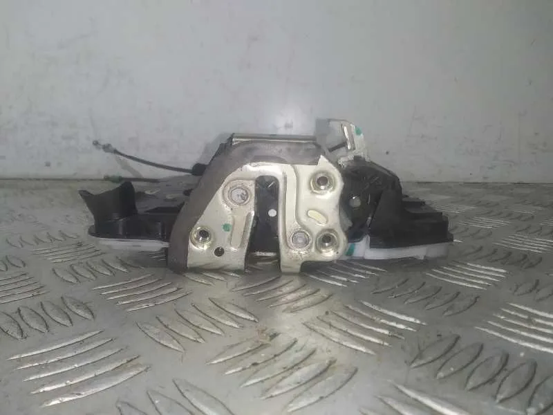 Cerradura Puerta Delantera Derecha para Toyota Corolla (E21)